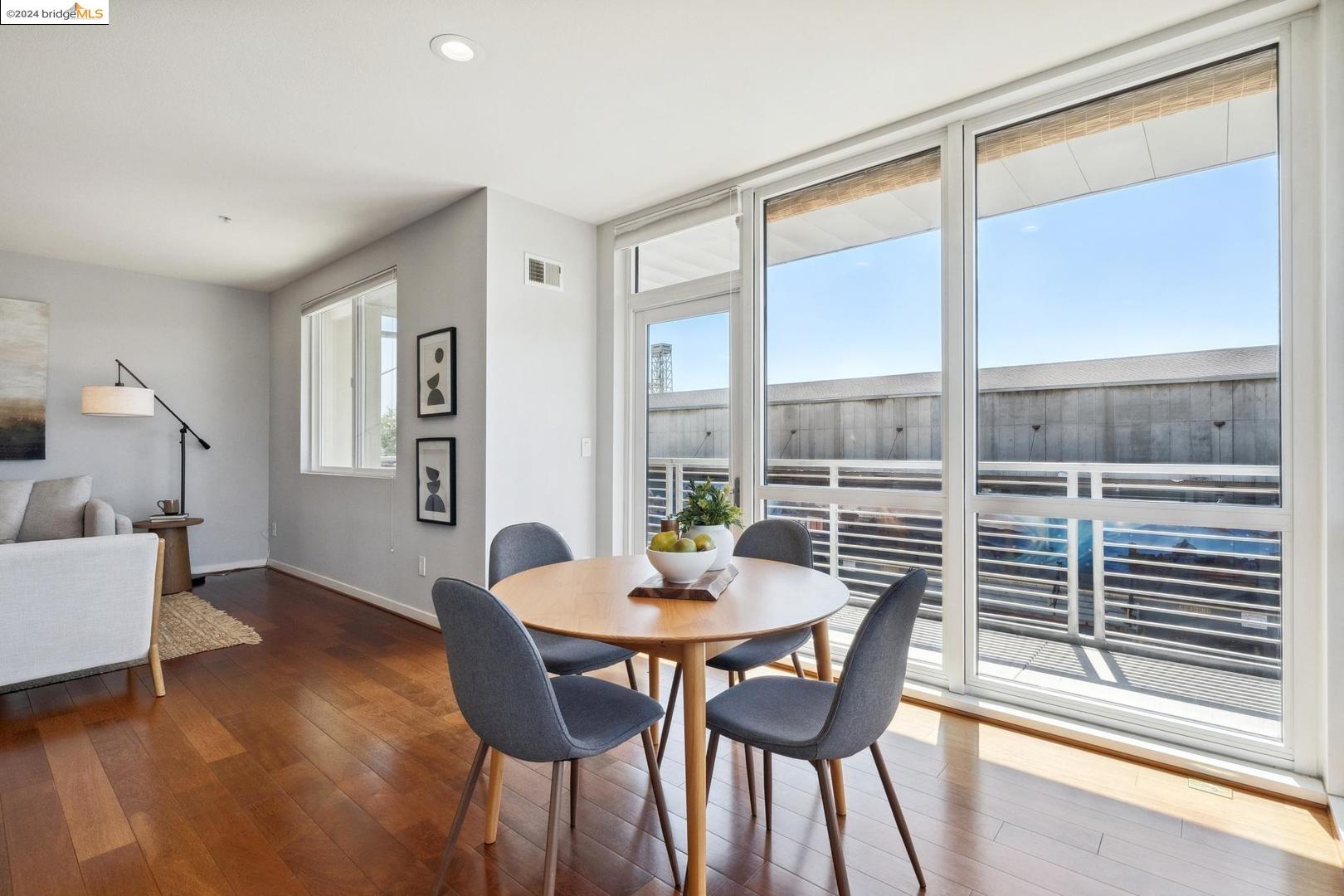 3090 Glascock ST APT 207
