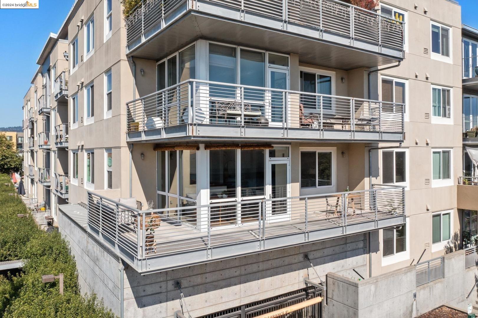 3090 Glascock ST APT 207