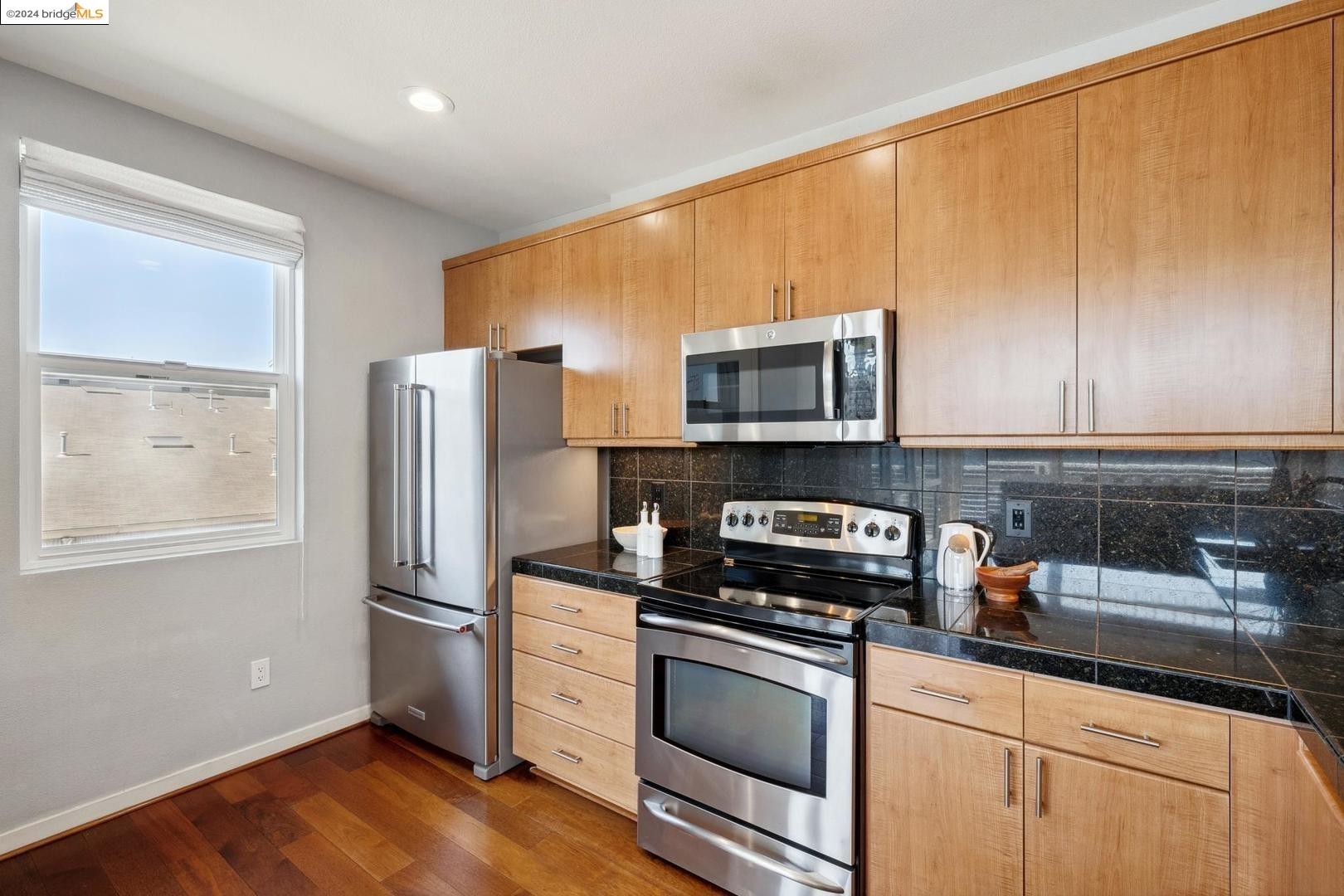 3090 Glascock ST APT 207