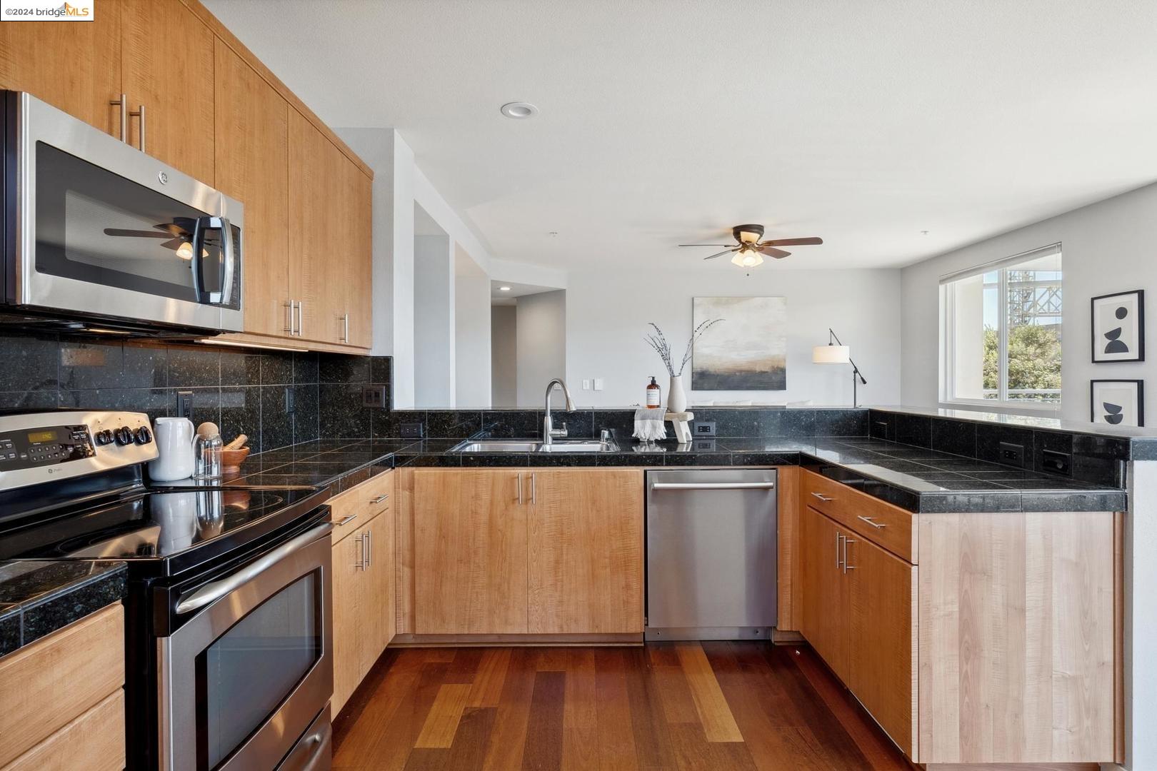 3090 Glascock ST APT 207