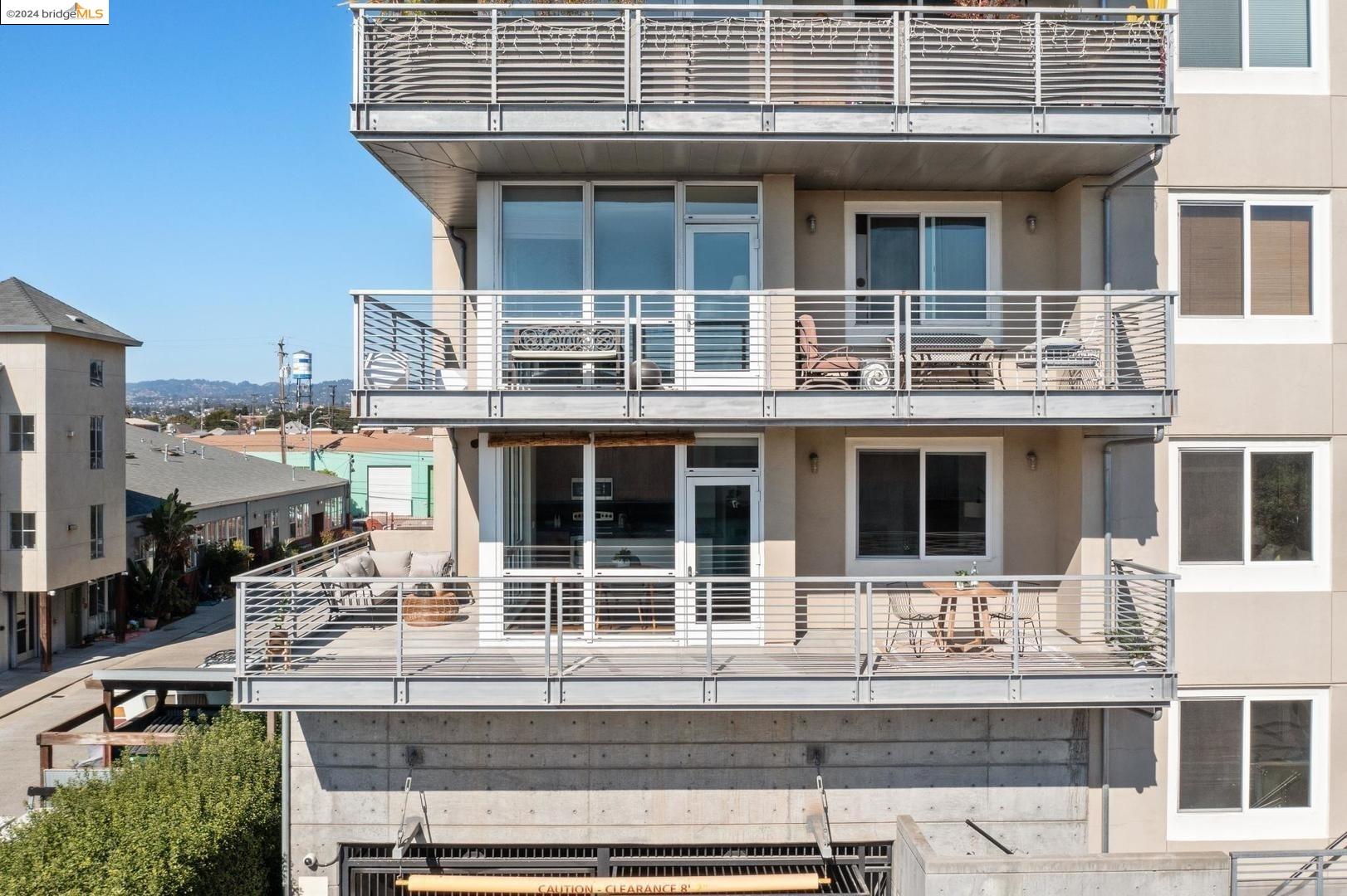 3090 Glascock ST APT 207