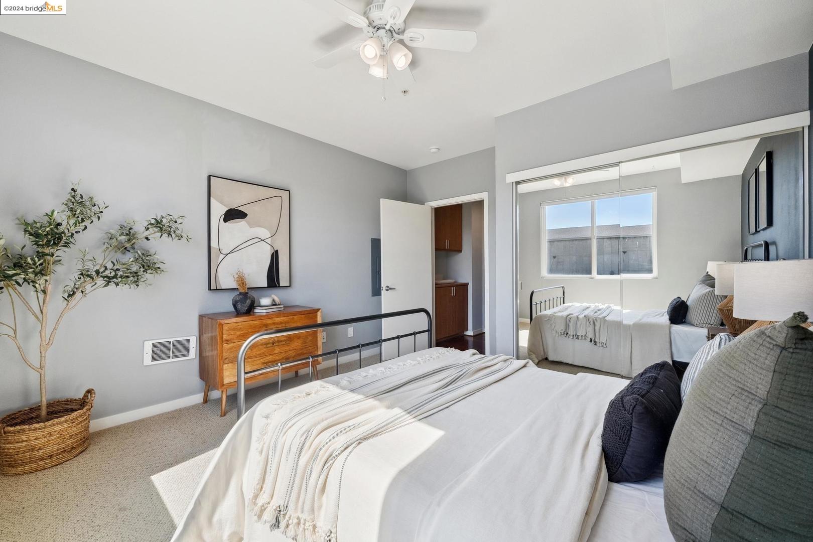 3090 Glascock ST APT 207