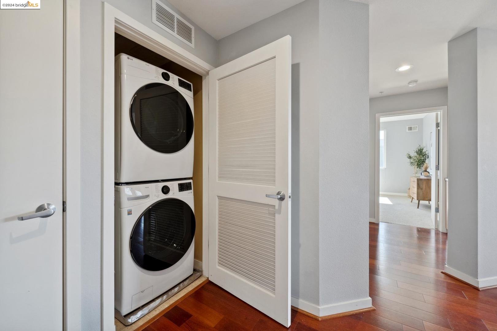 3090 Glascock ST APT 207