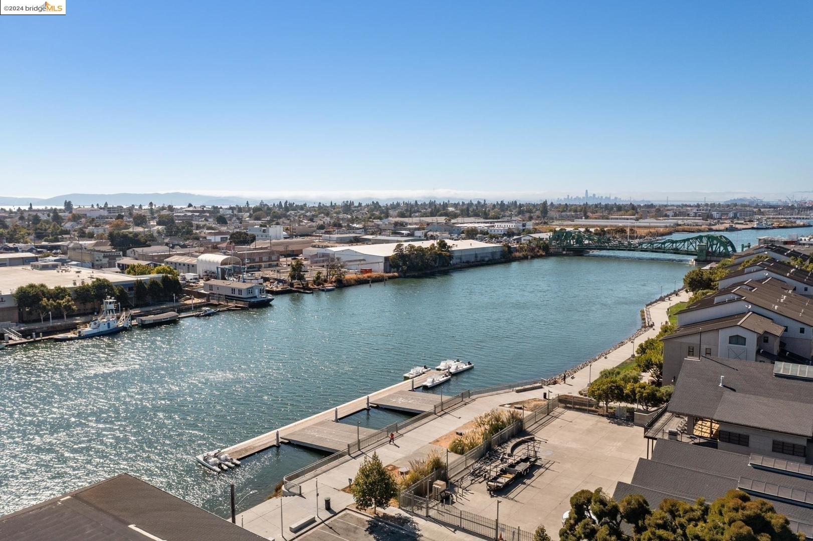 3090 Glascock ST APT 207