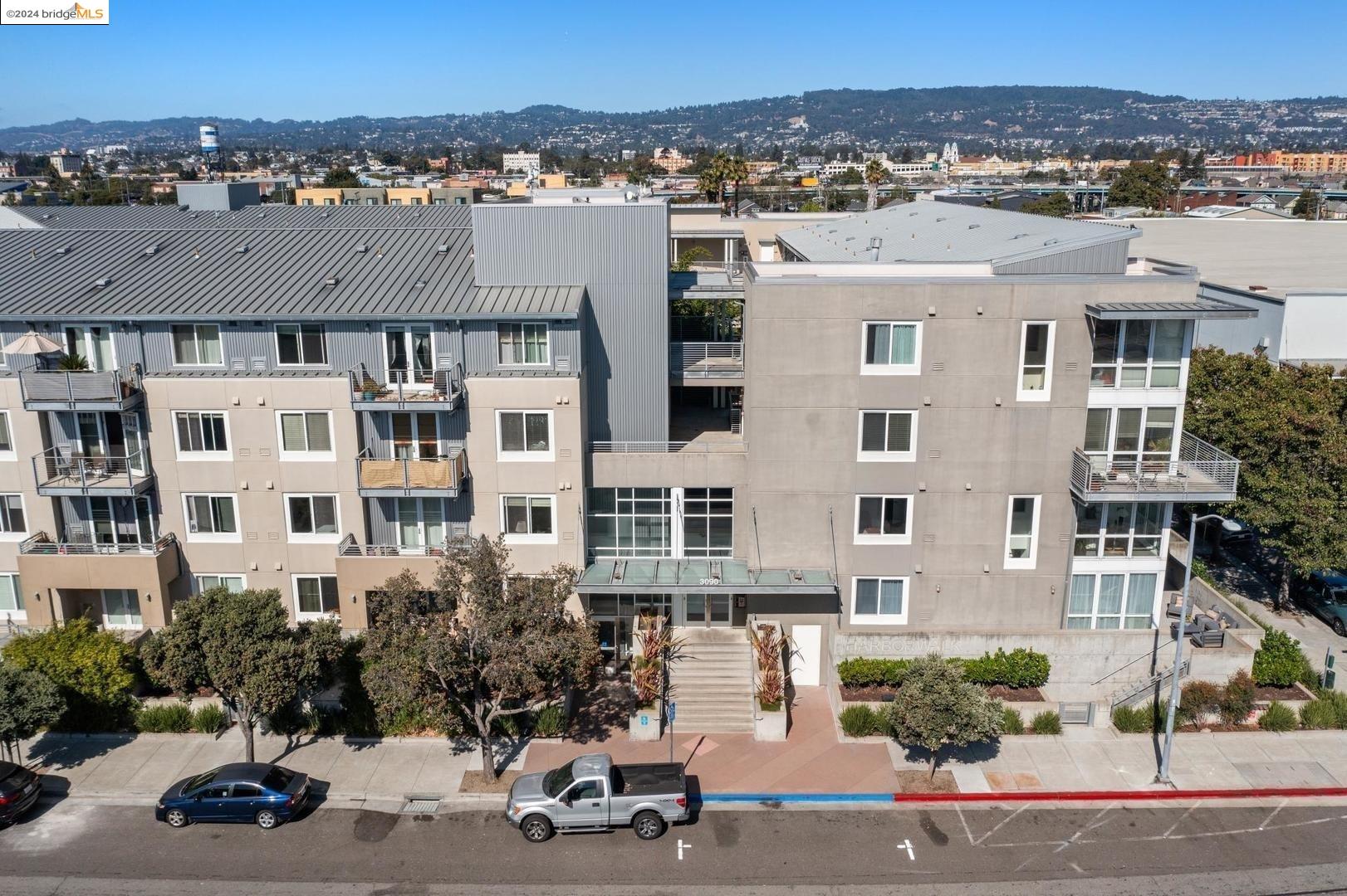 3090 Glascock ST APT 207