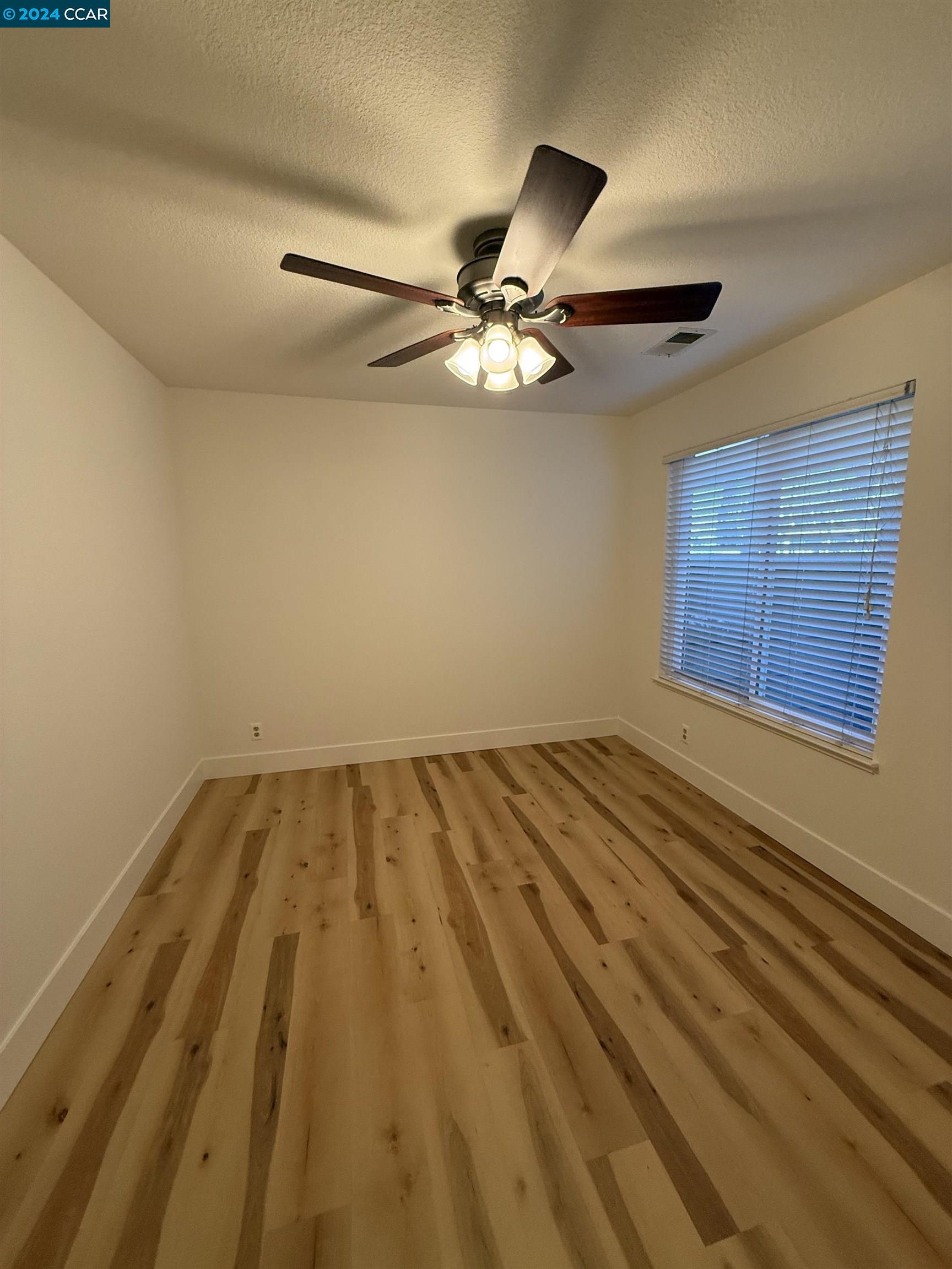 32 Cherryton Ln