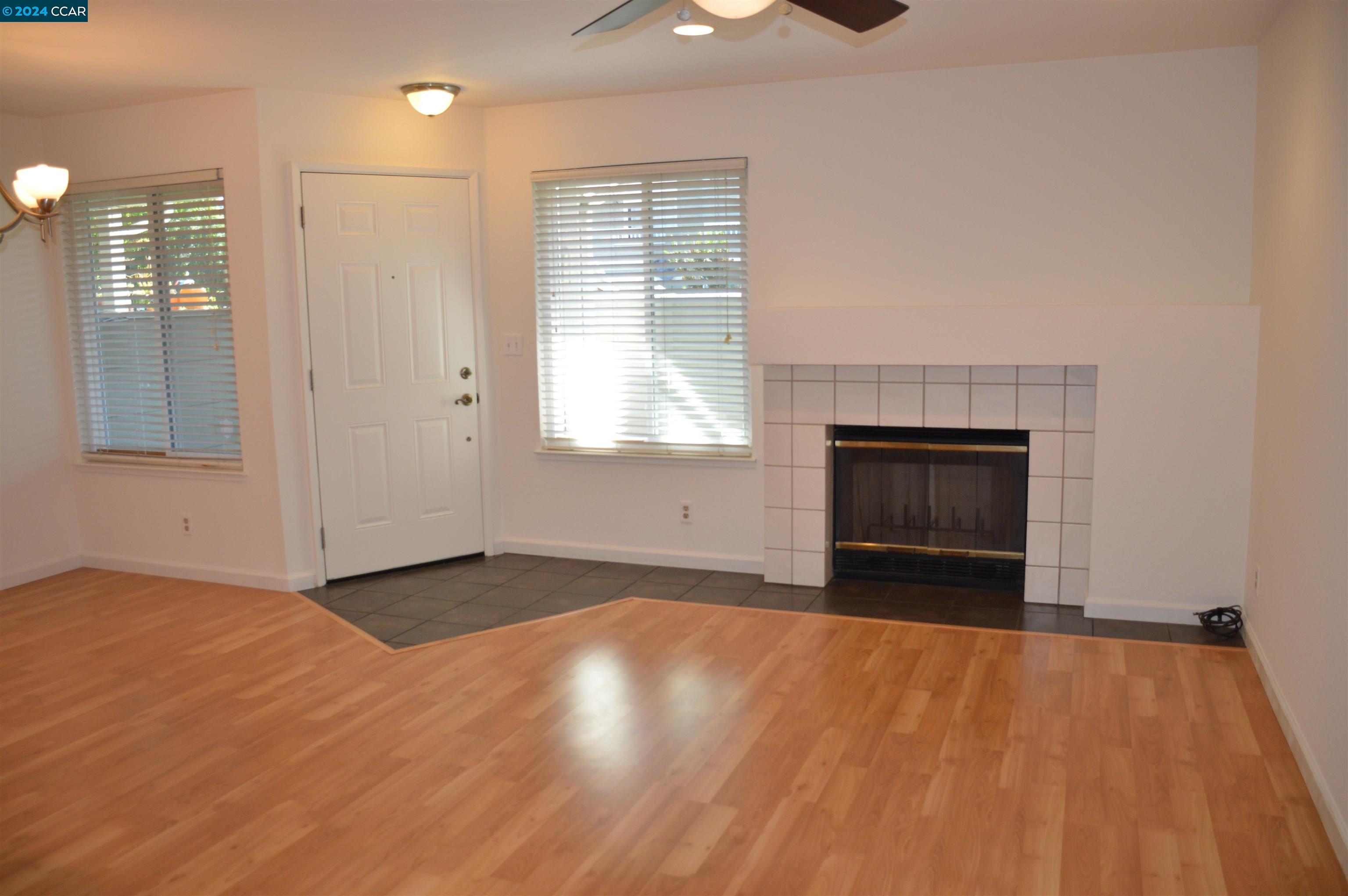 32 Cherryton Ln