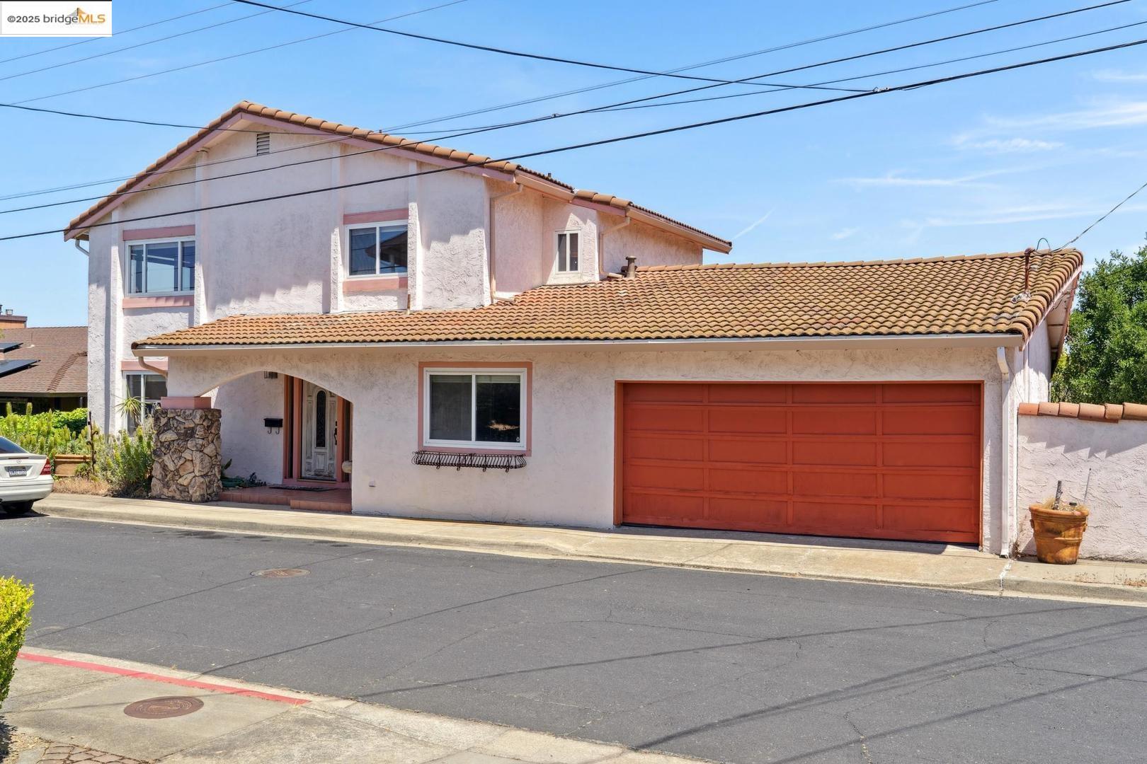 2115 Valente CIR