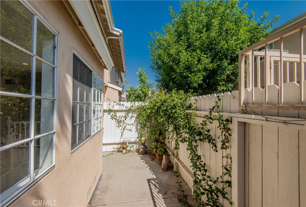 18653 Burbank Boulevard 1