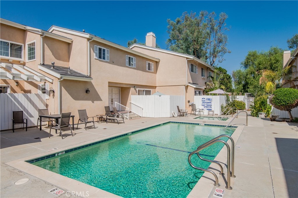 18653 Burbank Boulevard 1