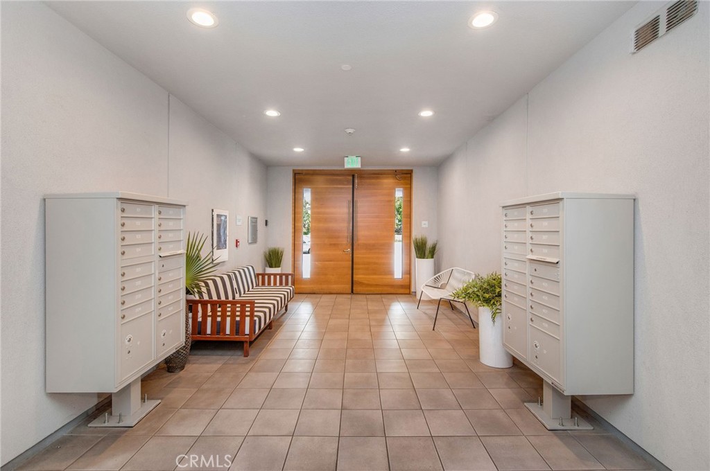 4240 Laurel Canyon Boulevard 106