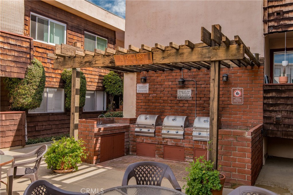 5403 Newcastle Avenue 57