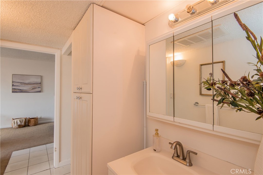 5403 Newcastle Avenue 57