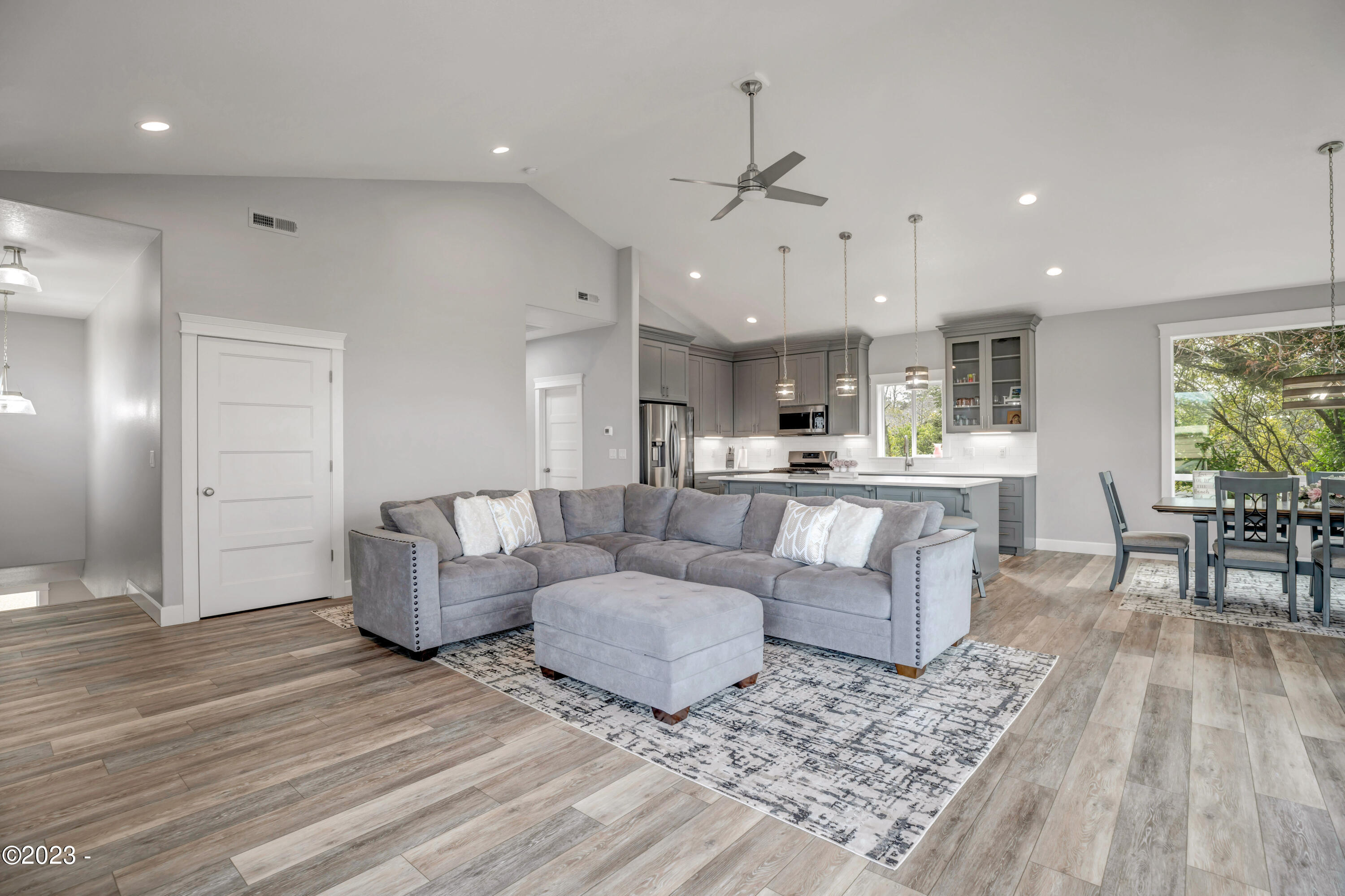 3945 Evergreen Avenue