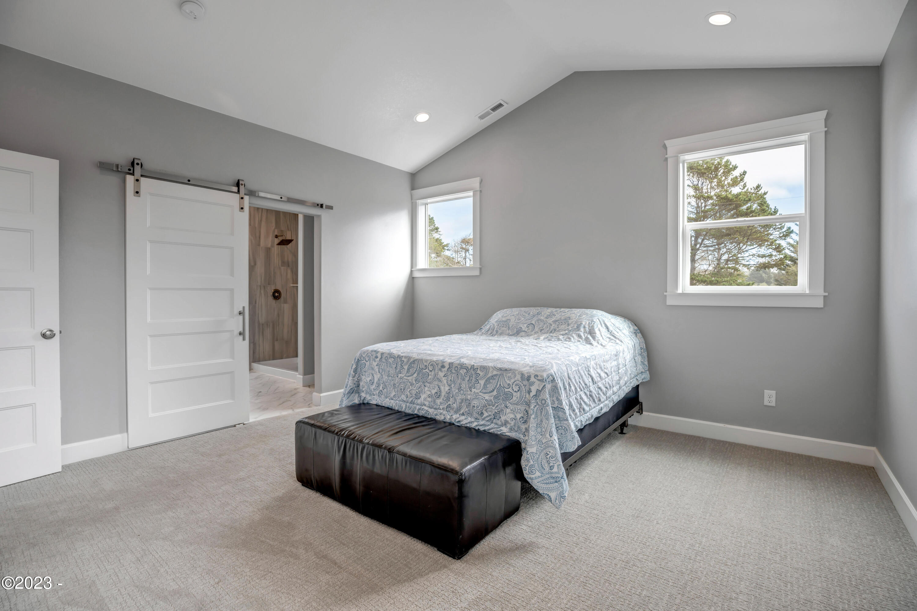 3945 Evergreen Avenue