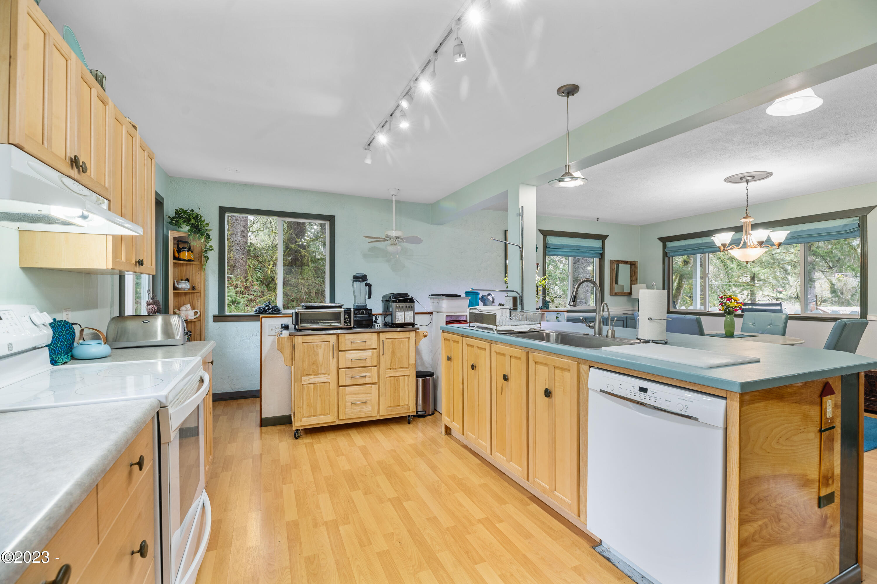 6706 N Salmon Berry Lane