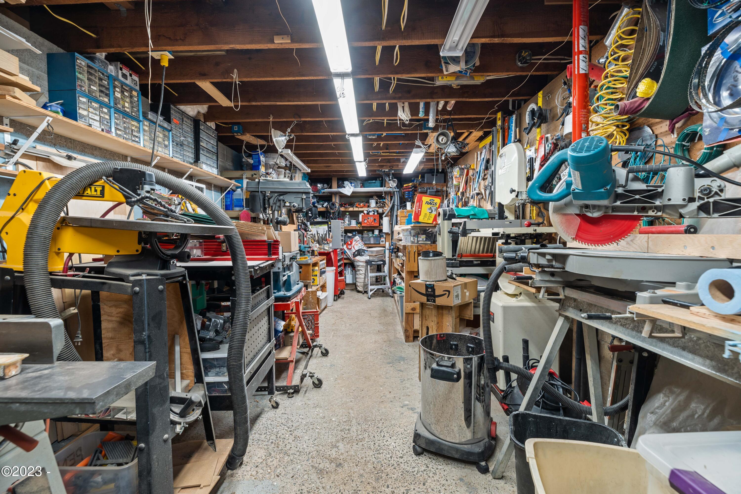 6706 N Salmon Berry Lane