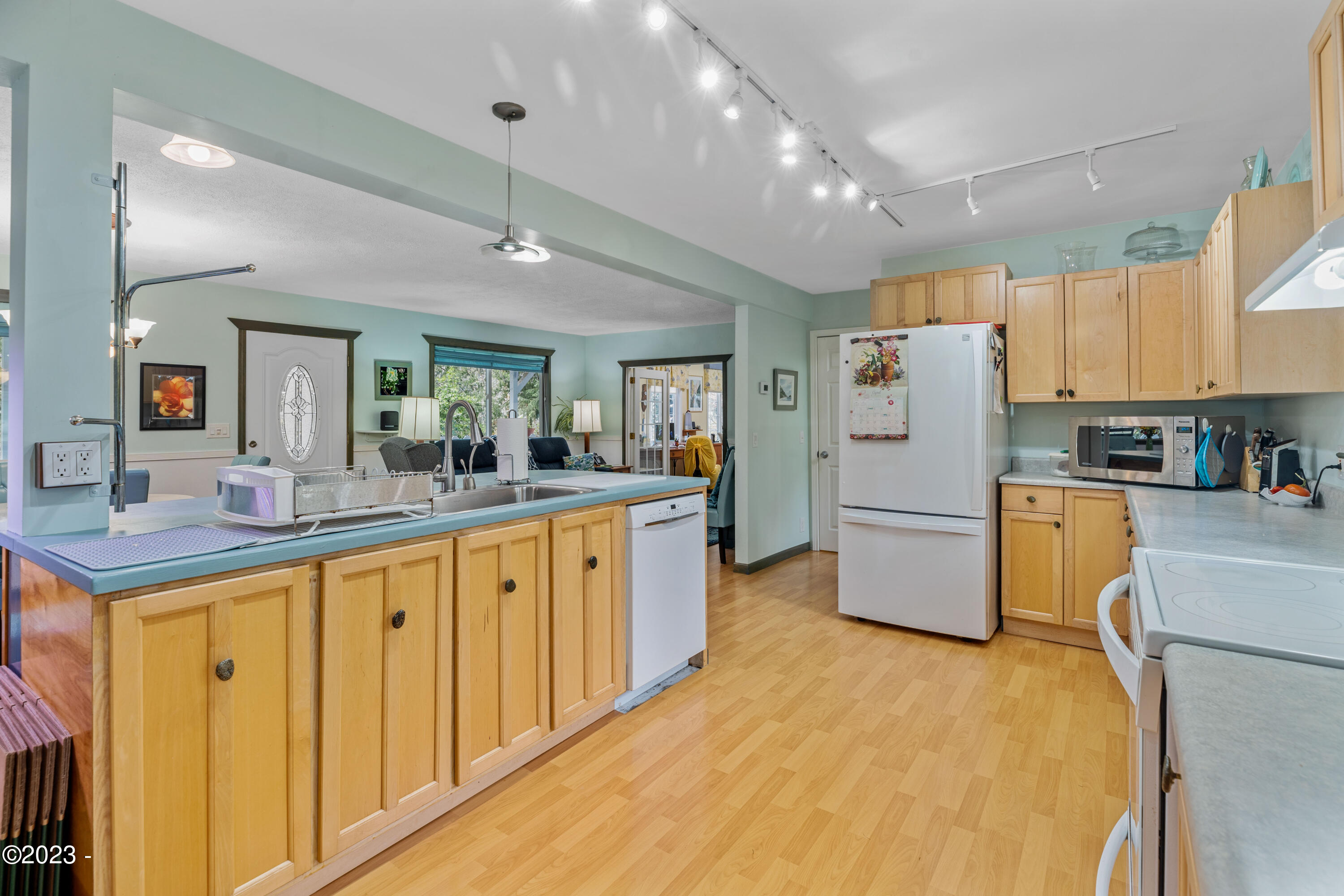 6706 N Salmon Berry Lane