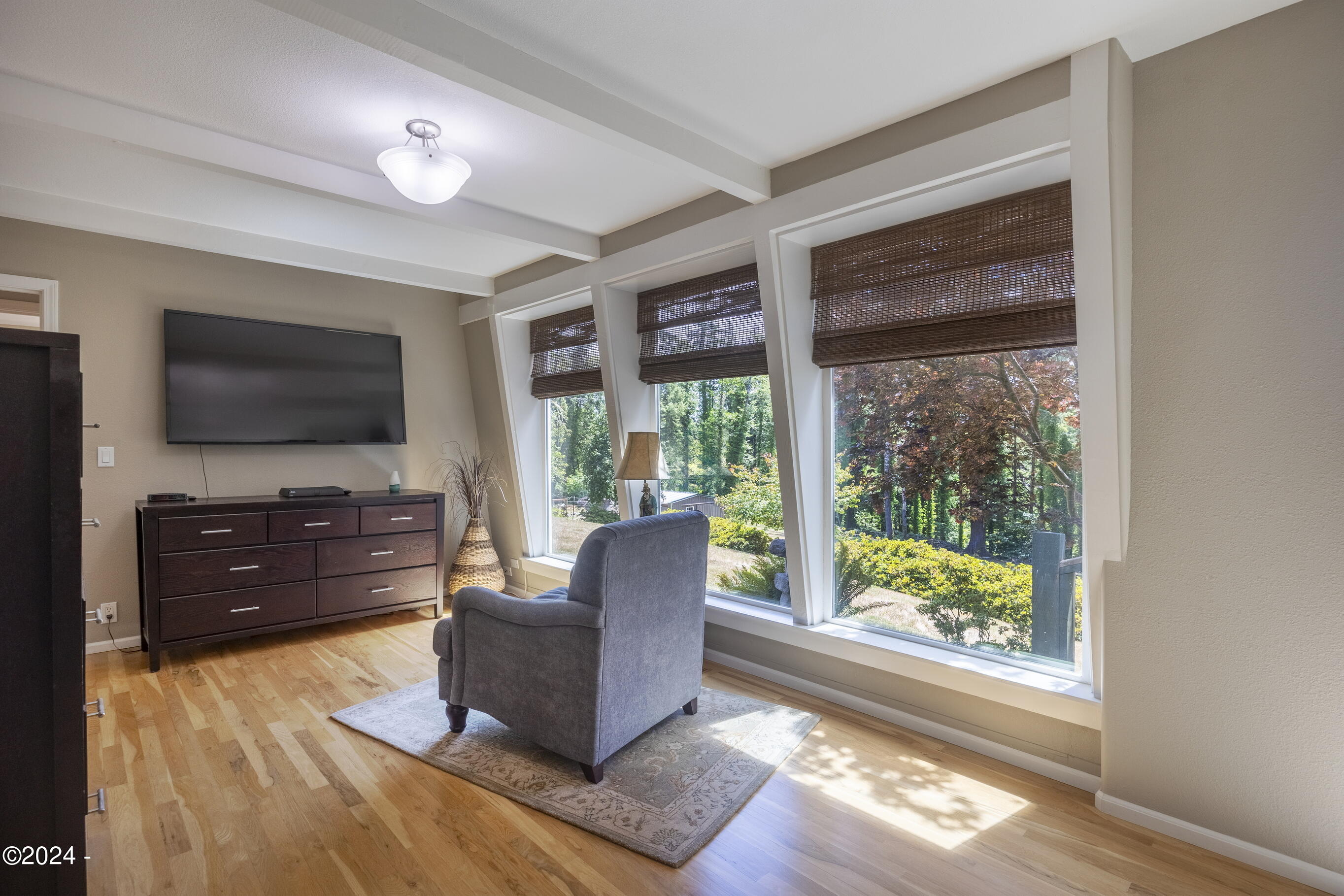 1756 NE Yaquina Heights Drive