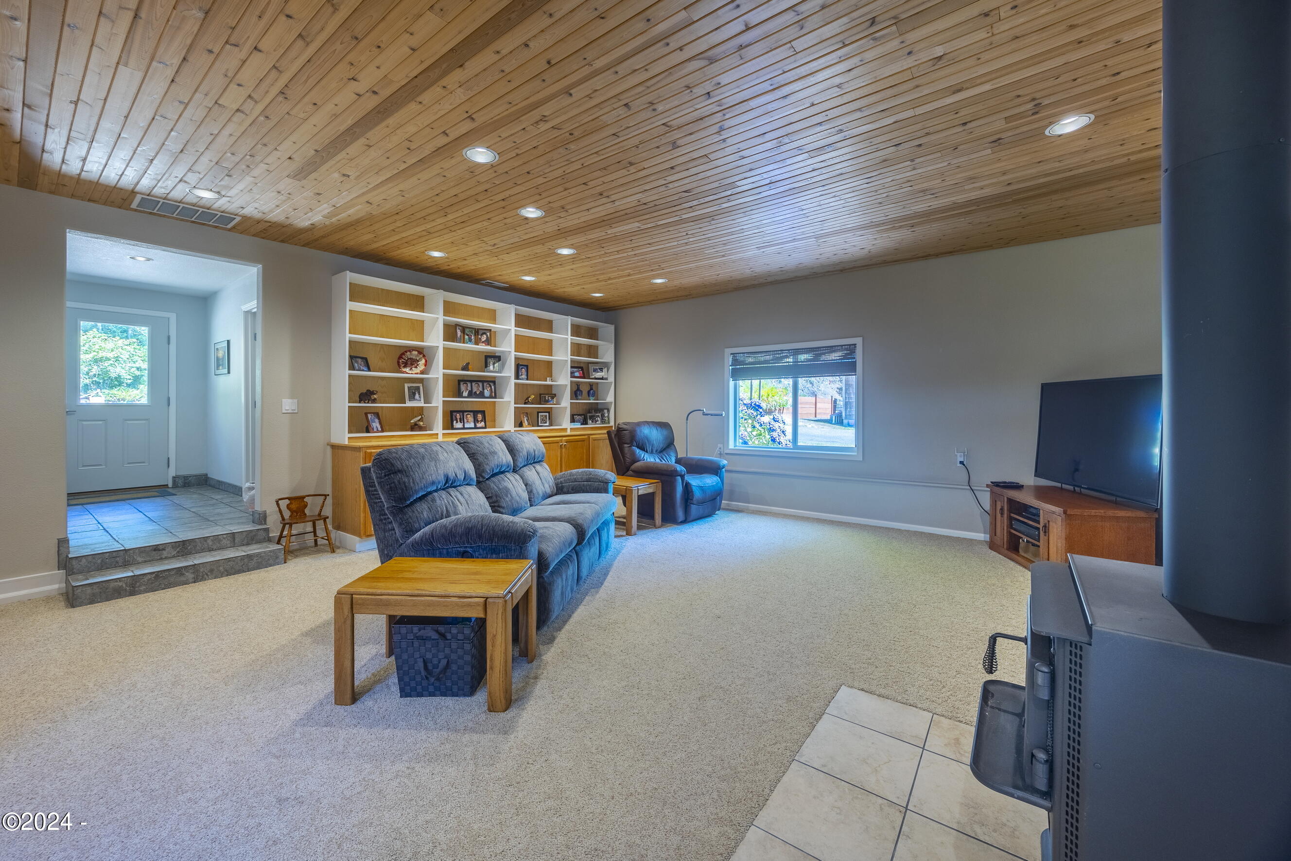 1756 NE Yaquina Heights Drive