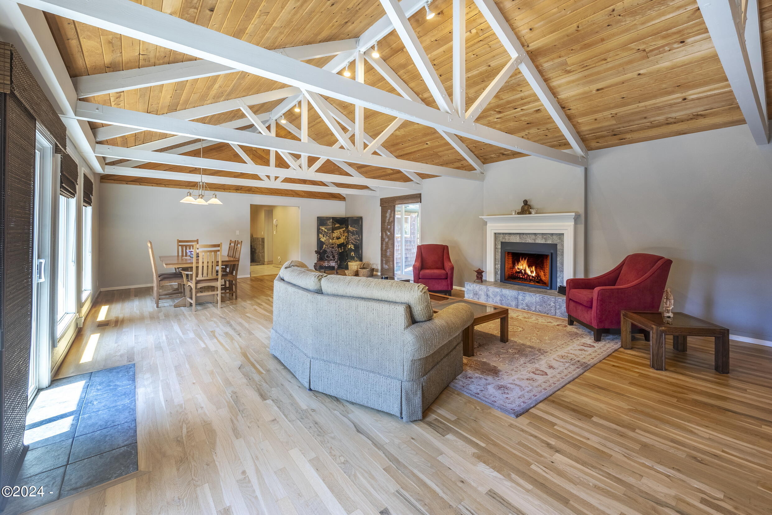 1756 NE Yaquina Heights Drive