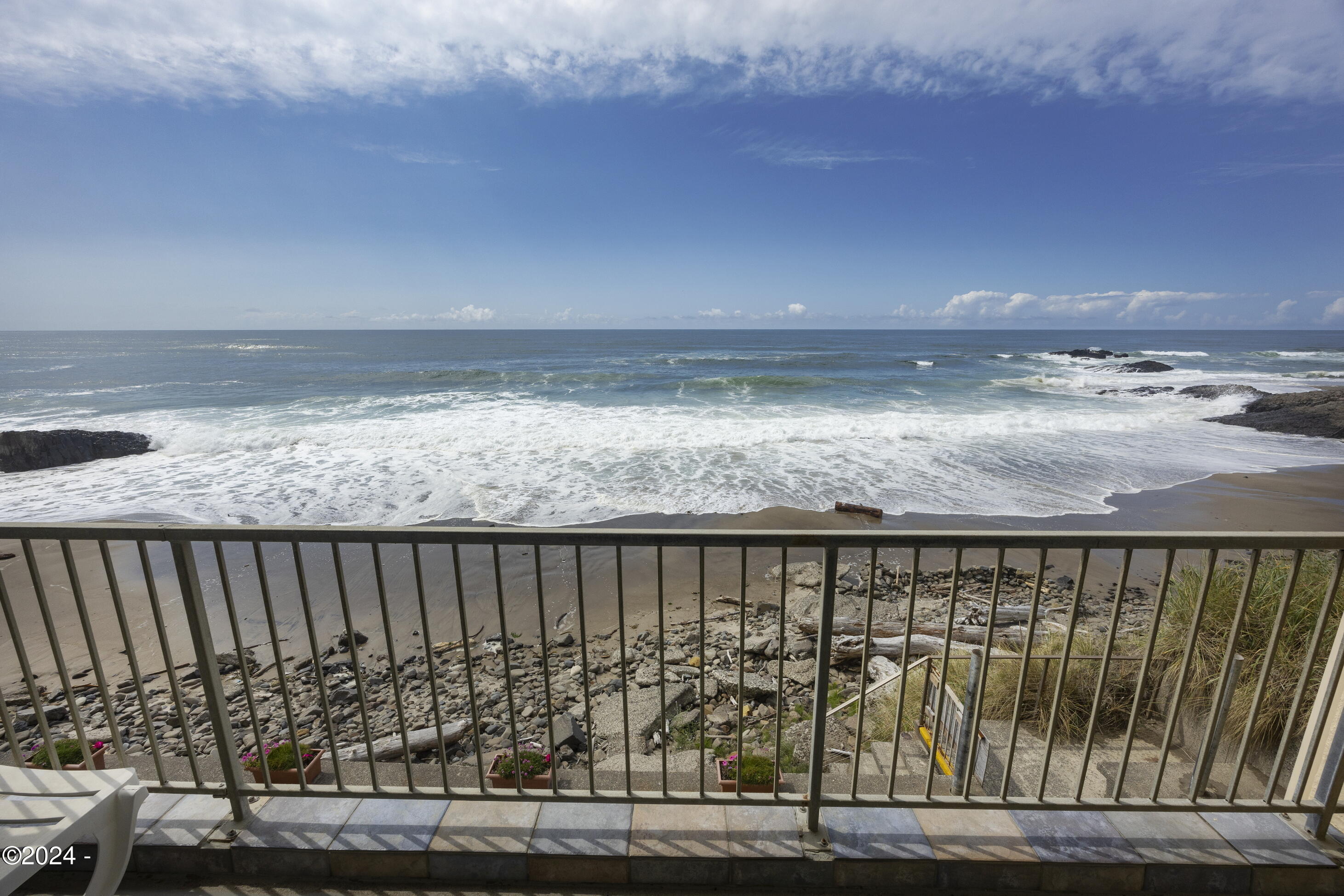 4009 SW Highway 101, 241