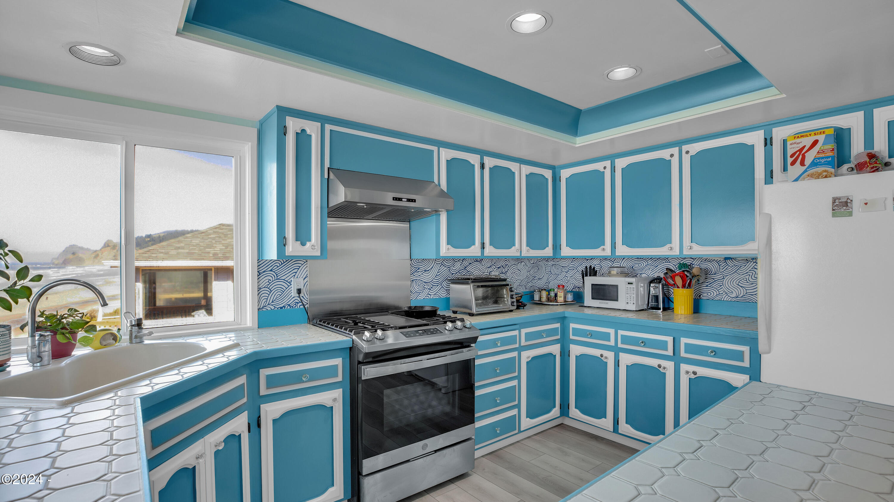 5725 NW Jetty Avenue