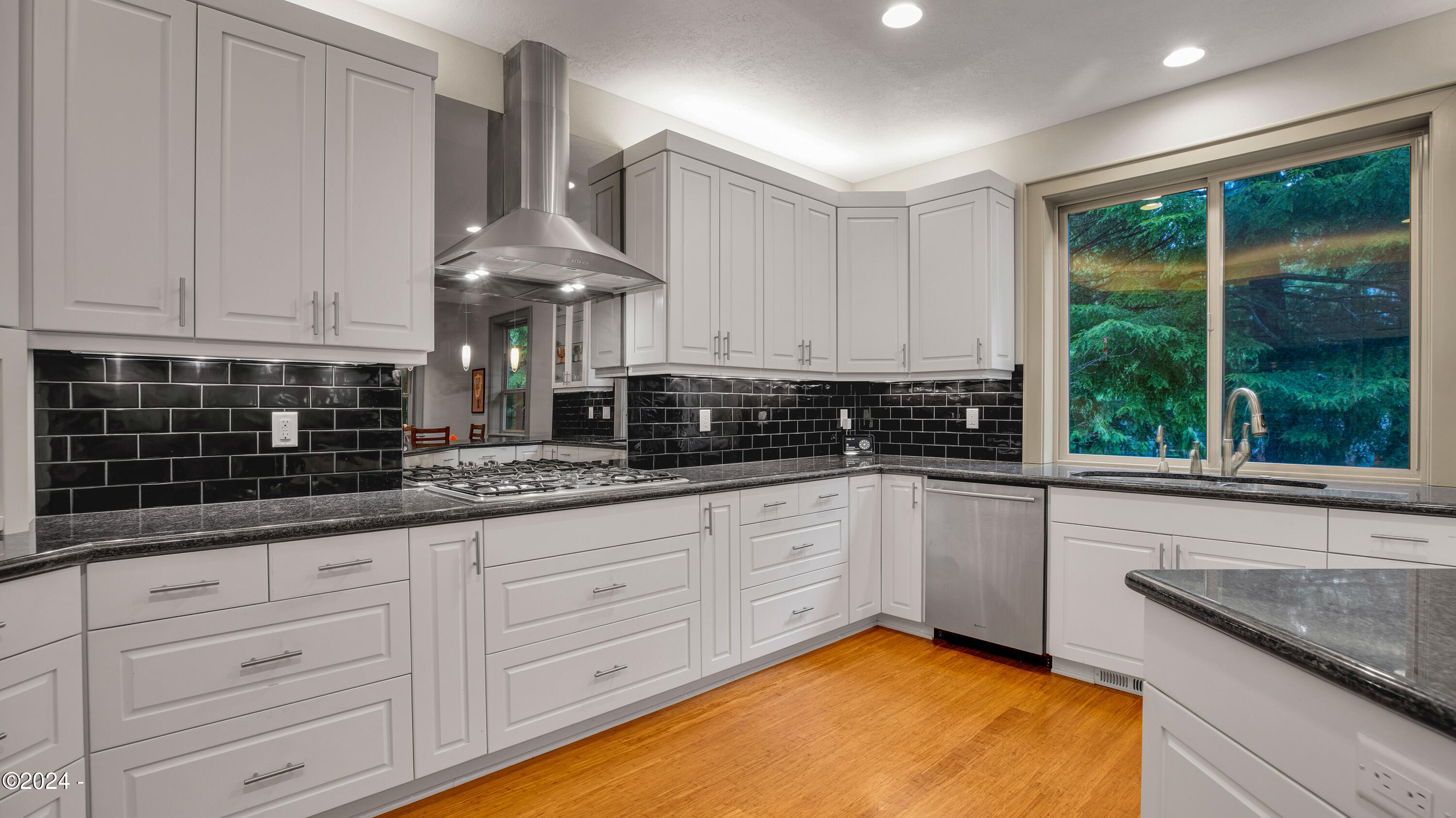 451 Summit View Lane