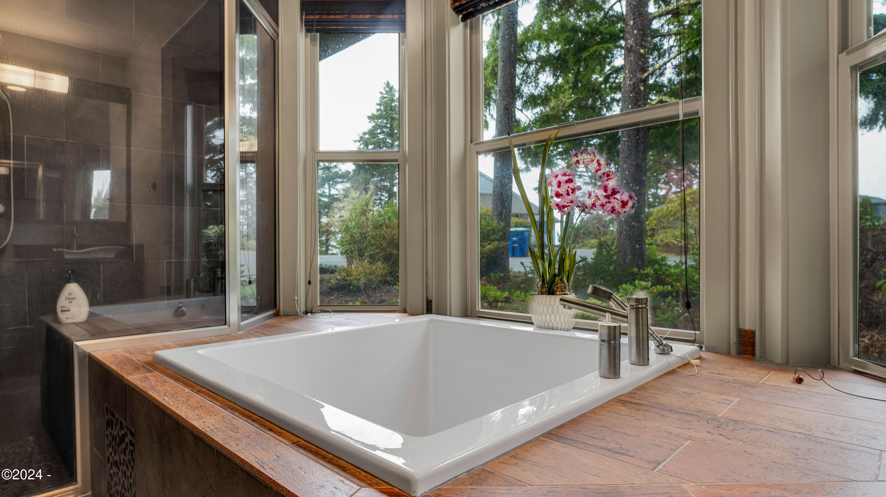 451 Summit View Lane