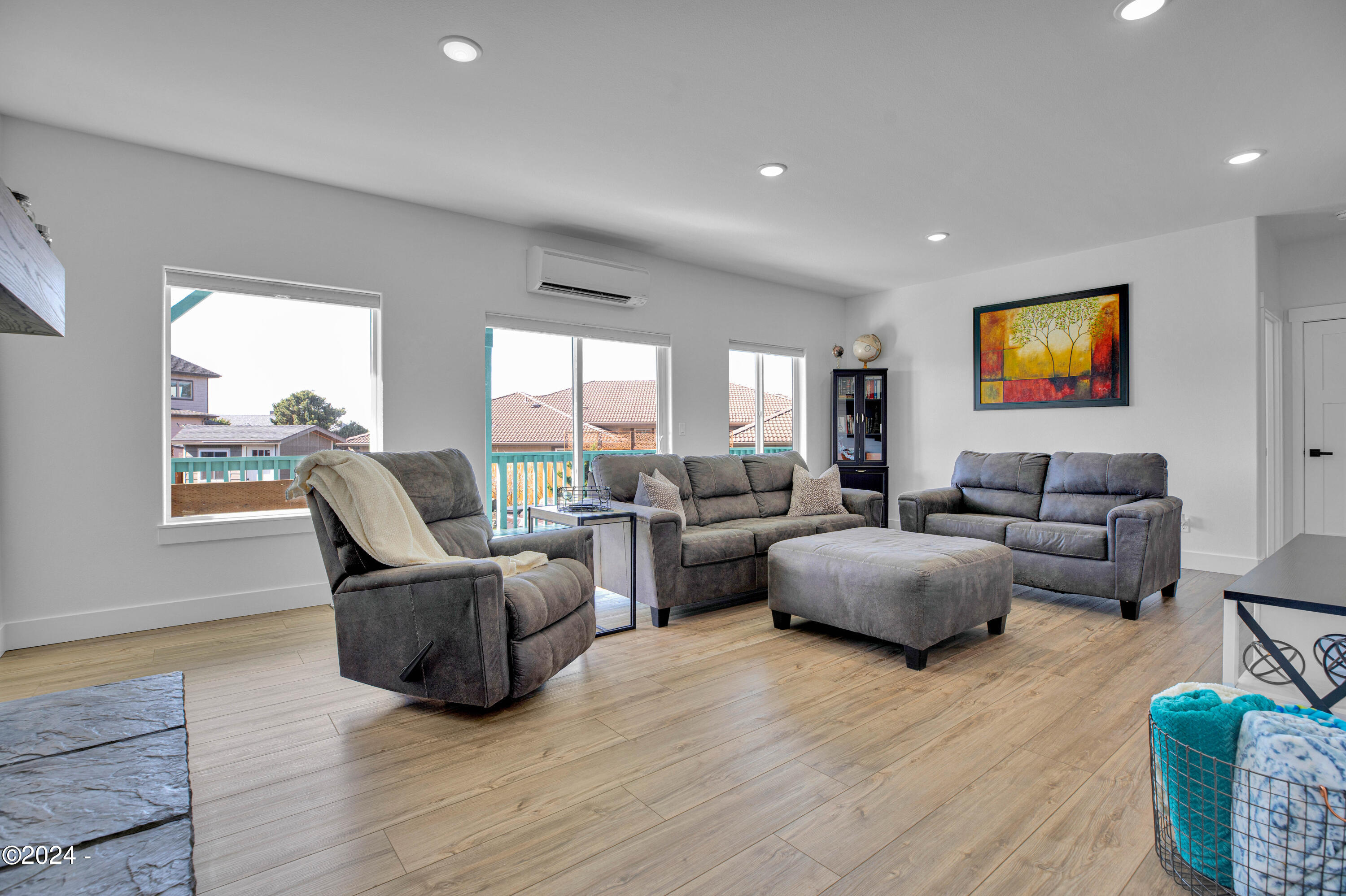 1791 NW Lincoln Loop