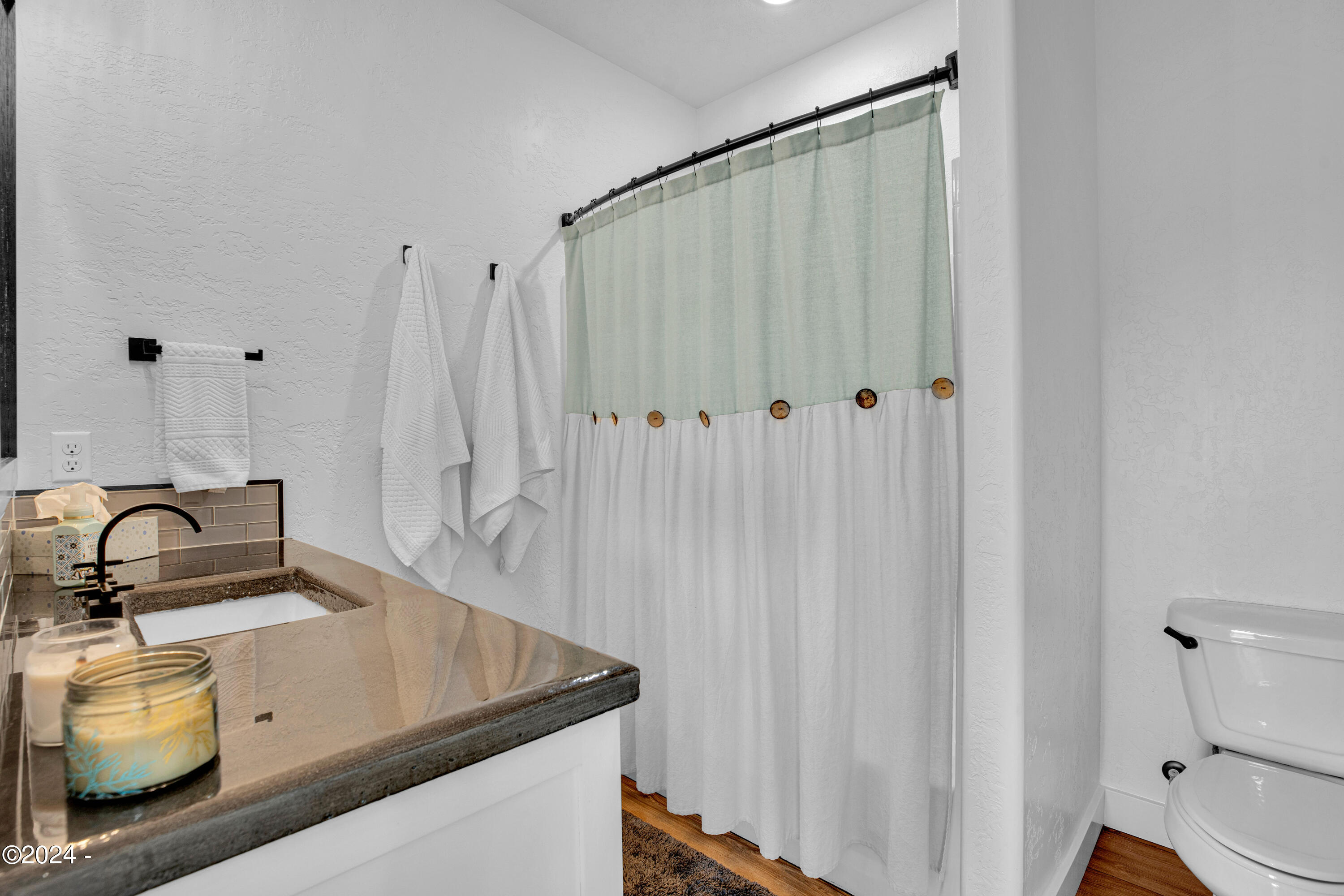 1791 NW Lincoln Loop