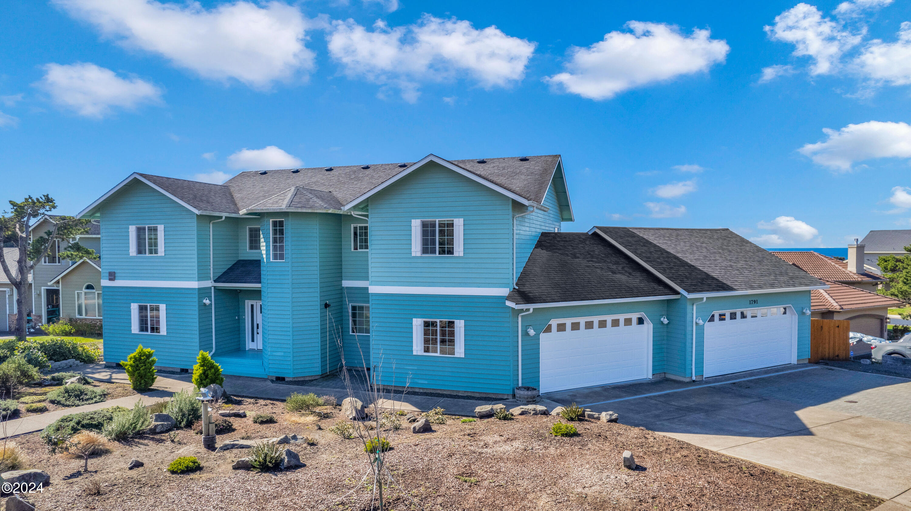 1791 NW Lincoln Loop