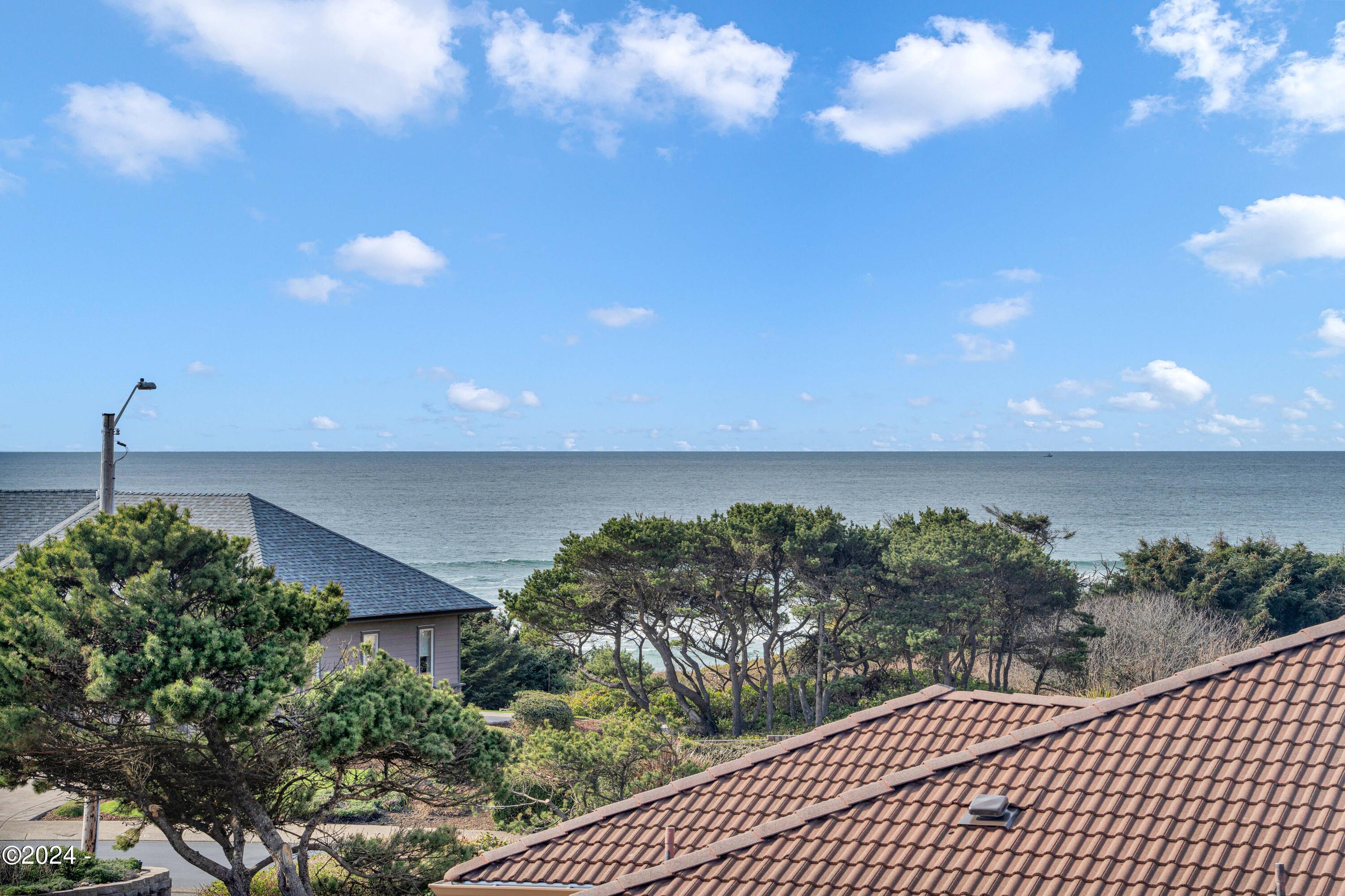 1791 NW Lincoln Loop