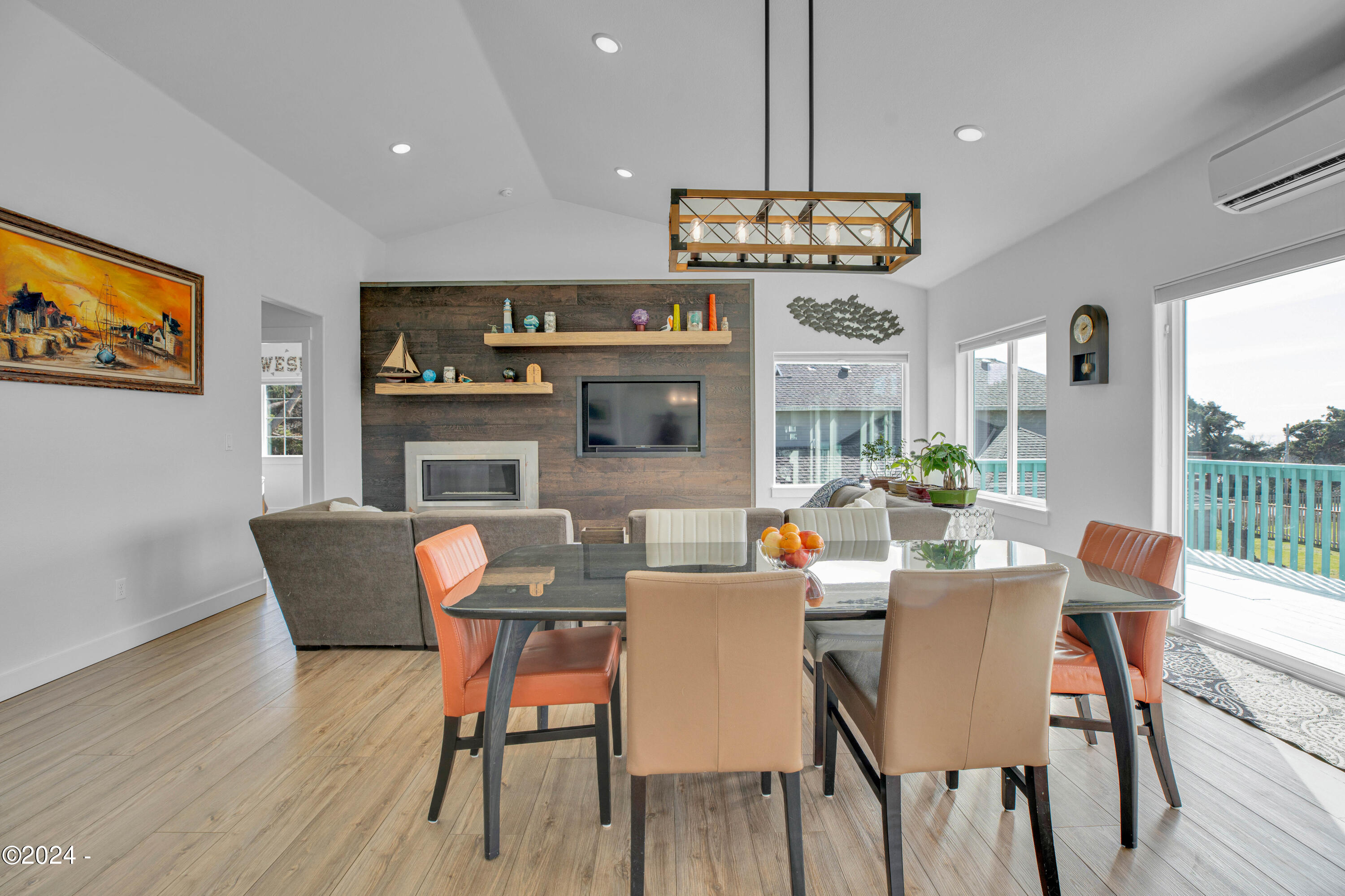 1791 NW Lincoln Loop