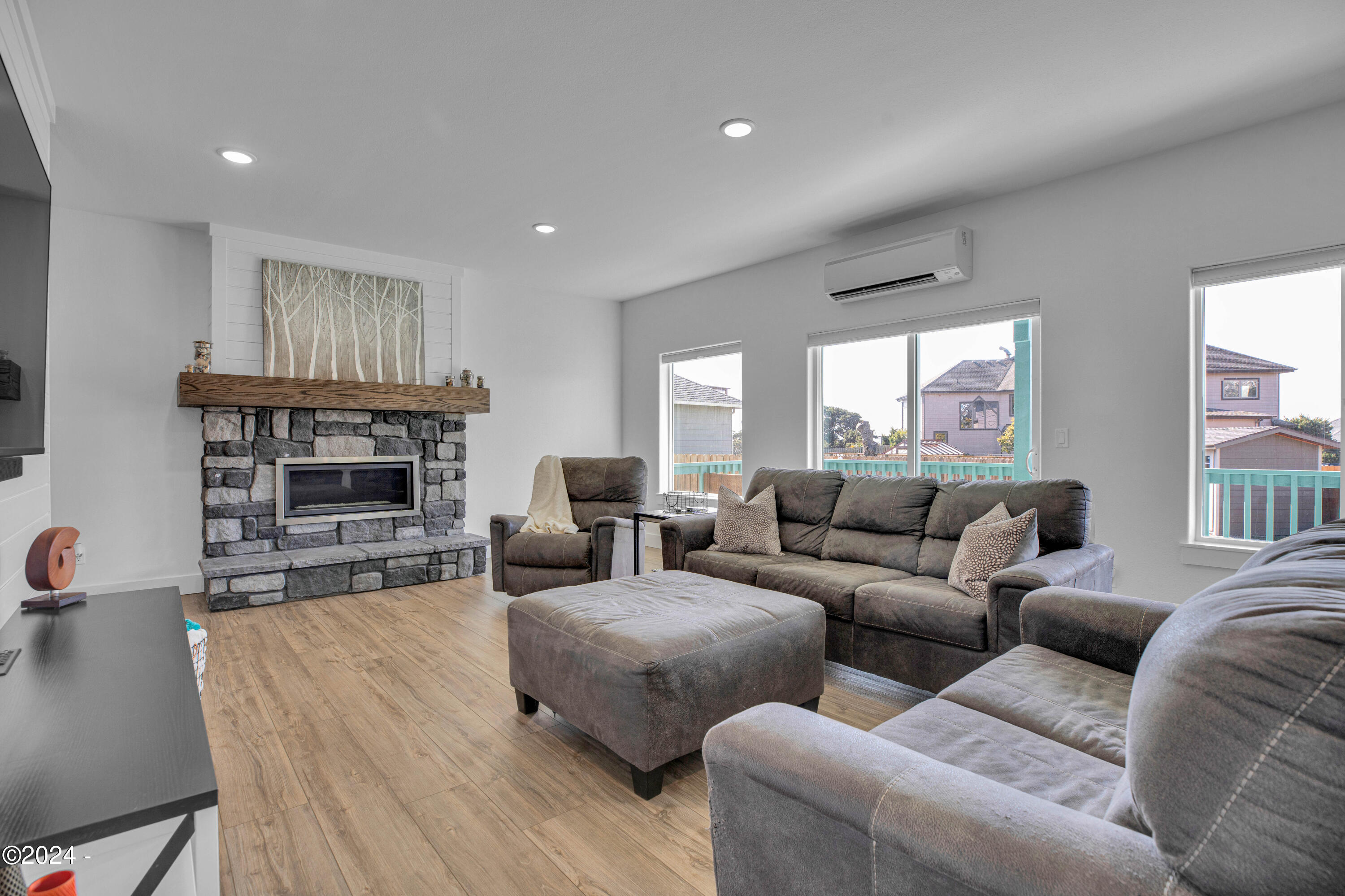 1791 NW Lincoln Loop