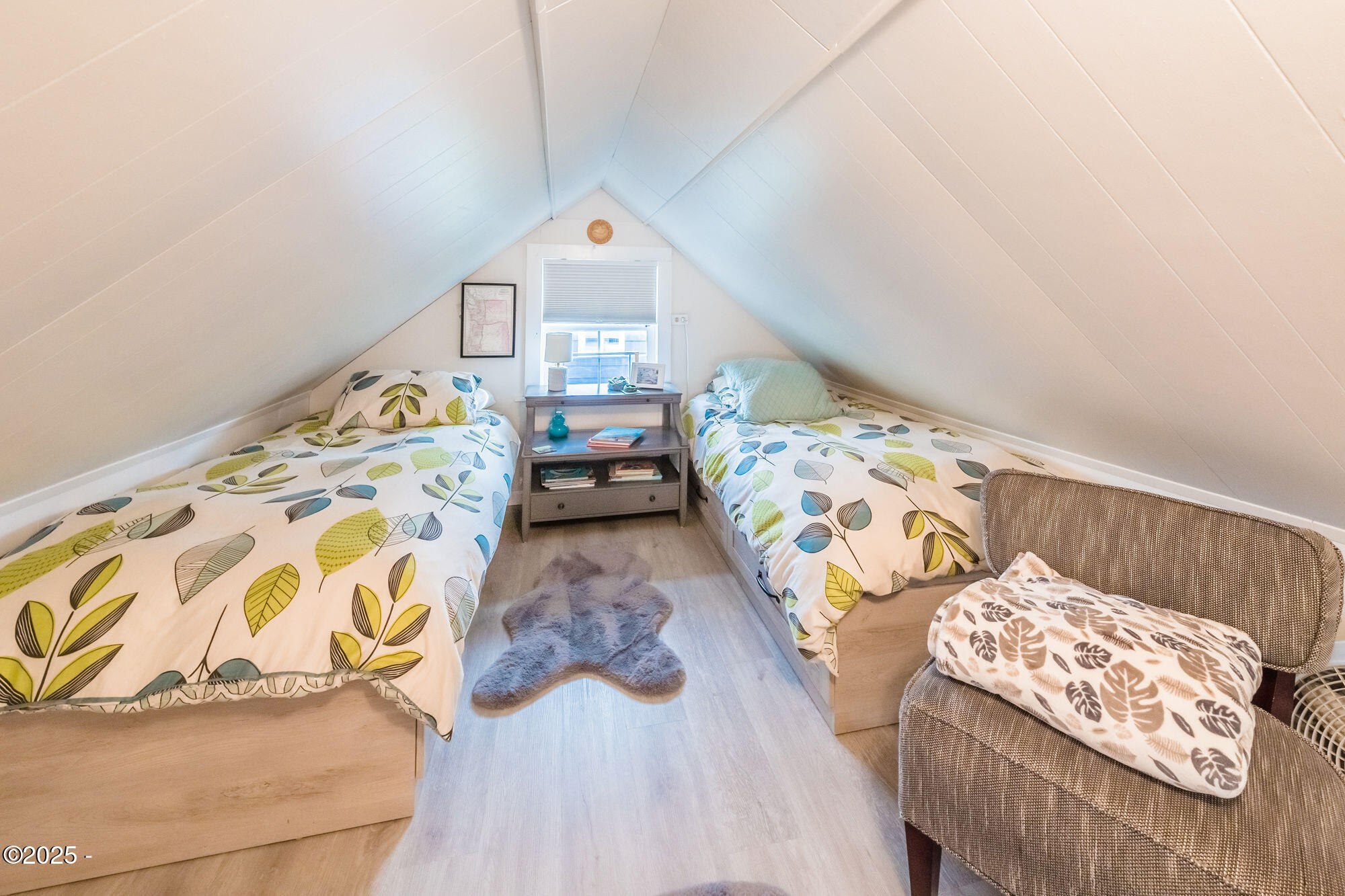 2729 SW Coast Avenue