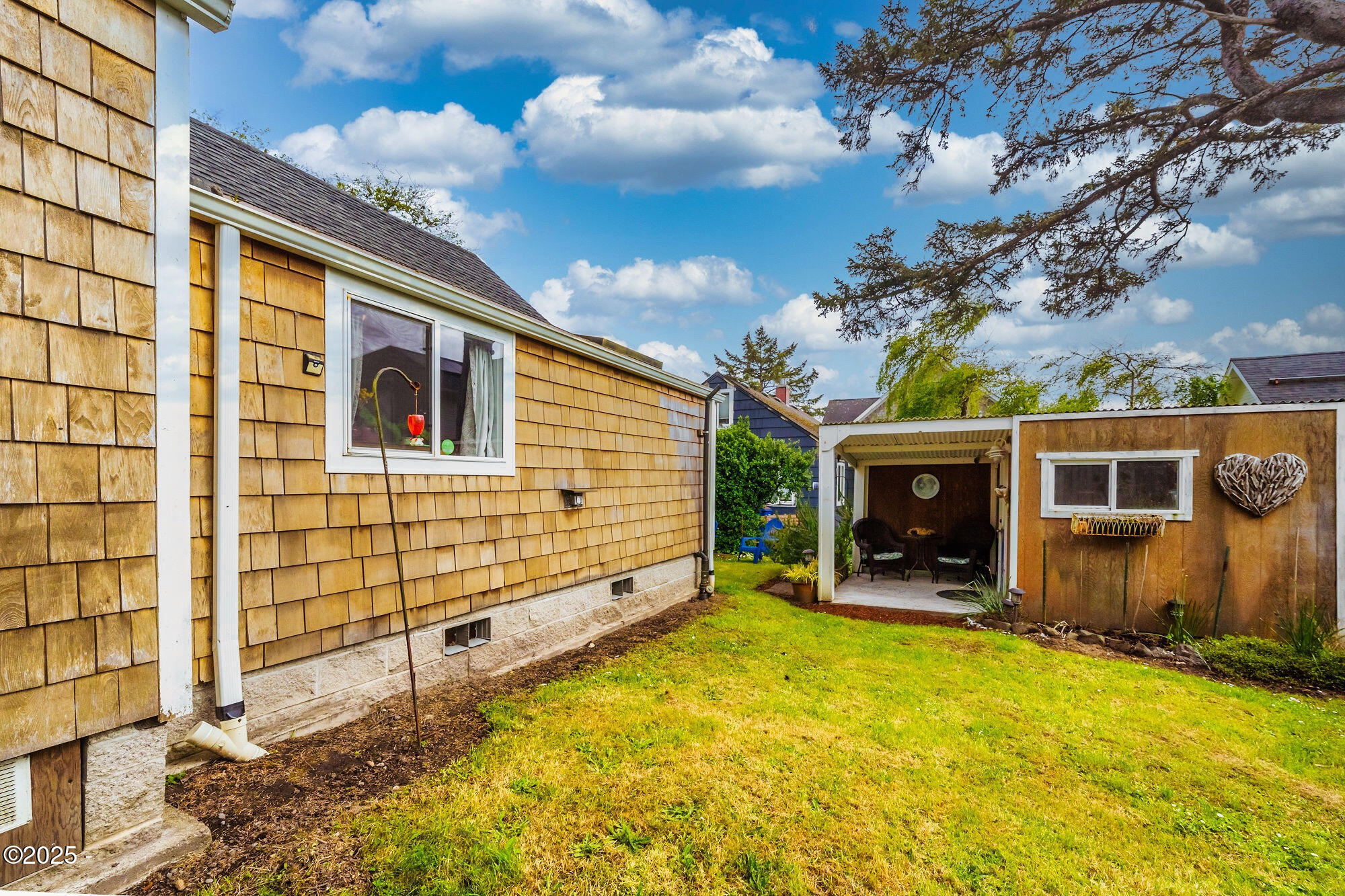 2729 SW Coast Avenue