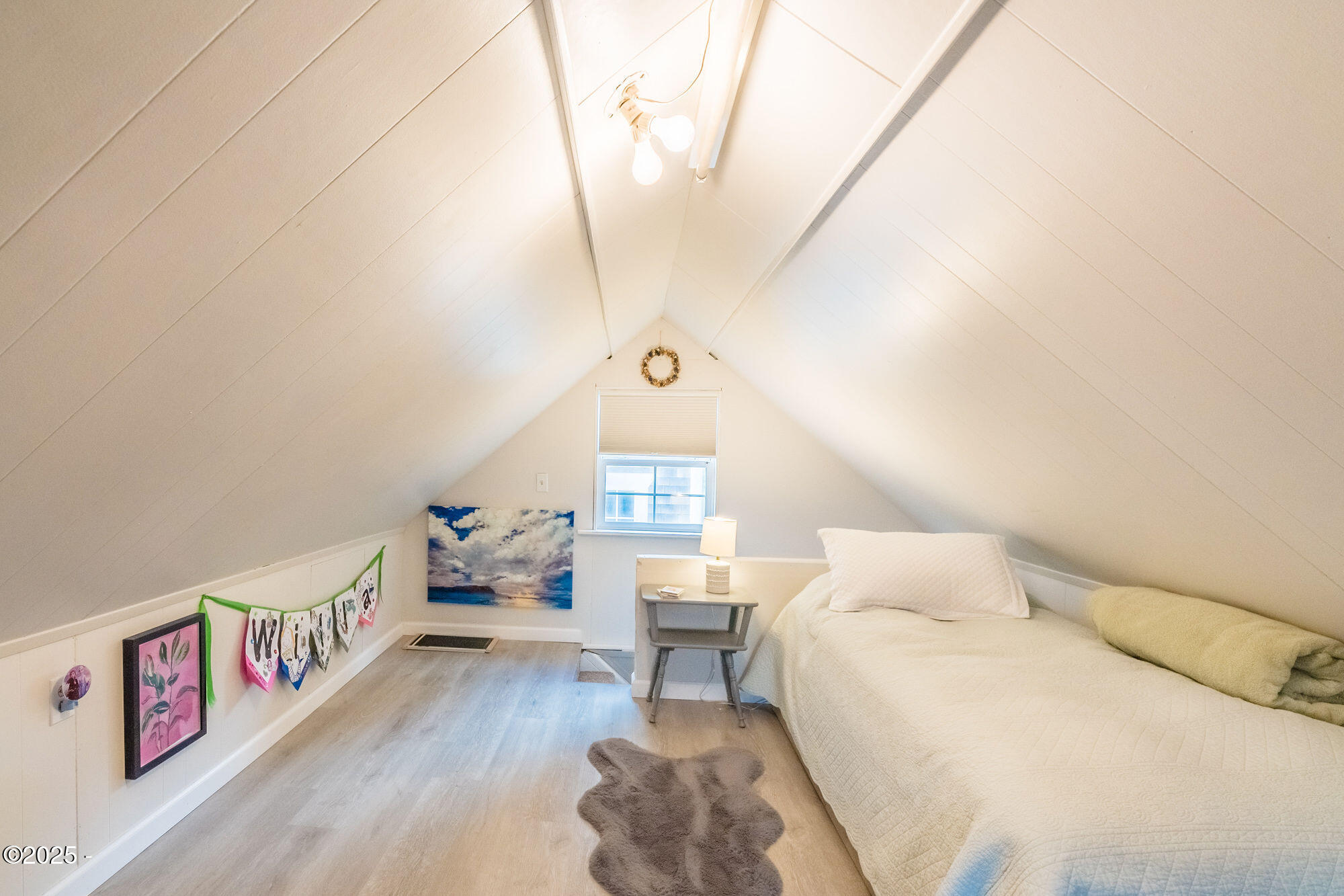 2729 SW Coast Avenue