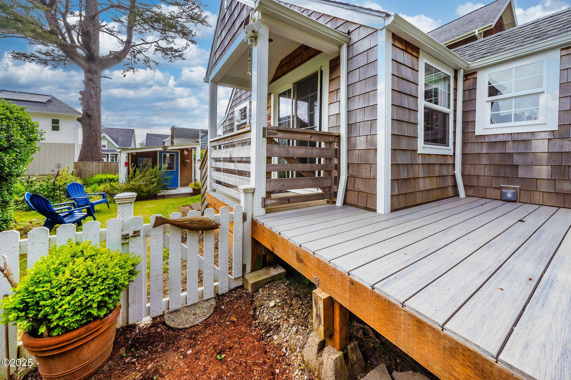 2729 SW Coast Avenue