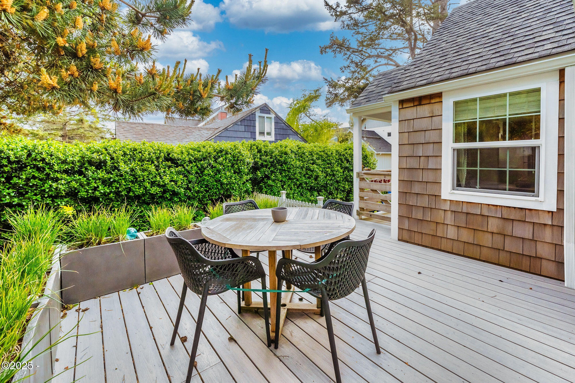 2729 SW Coast Avenue