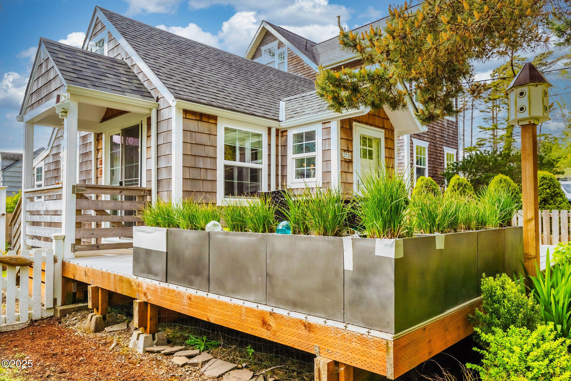 2729 SW Coast Avenue