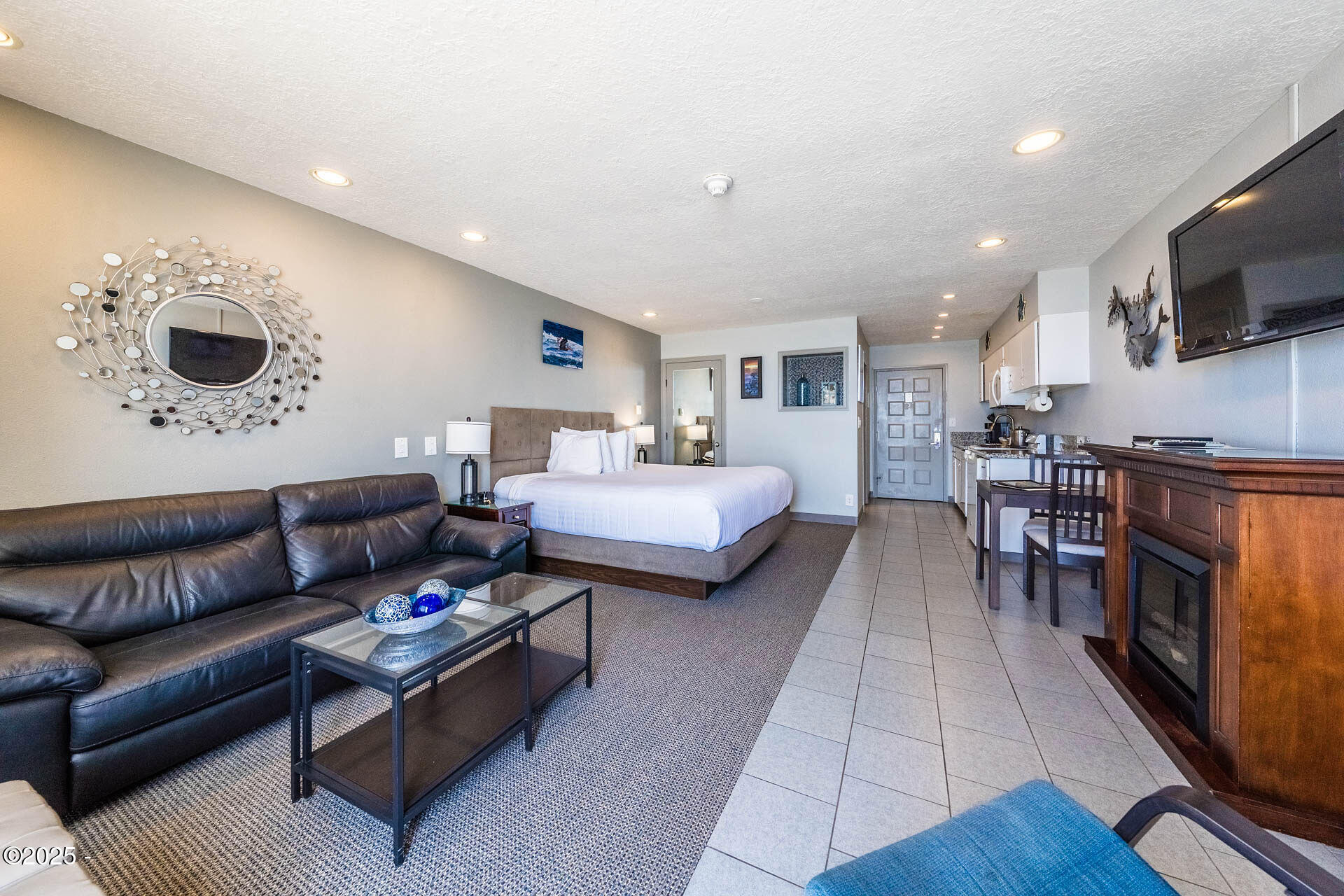 4009 SW Highway 101, 140