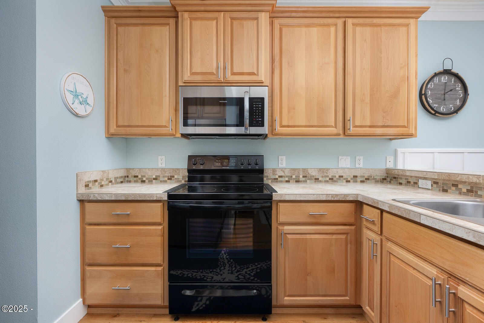 2781 SW Coast Avenue