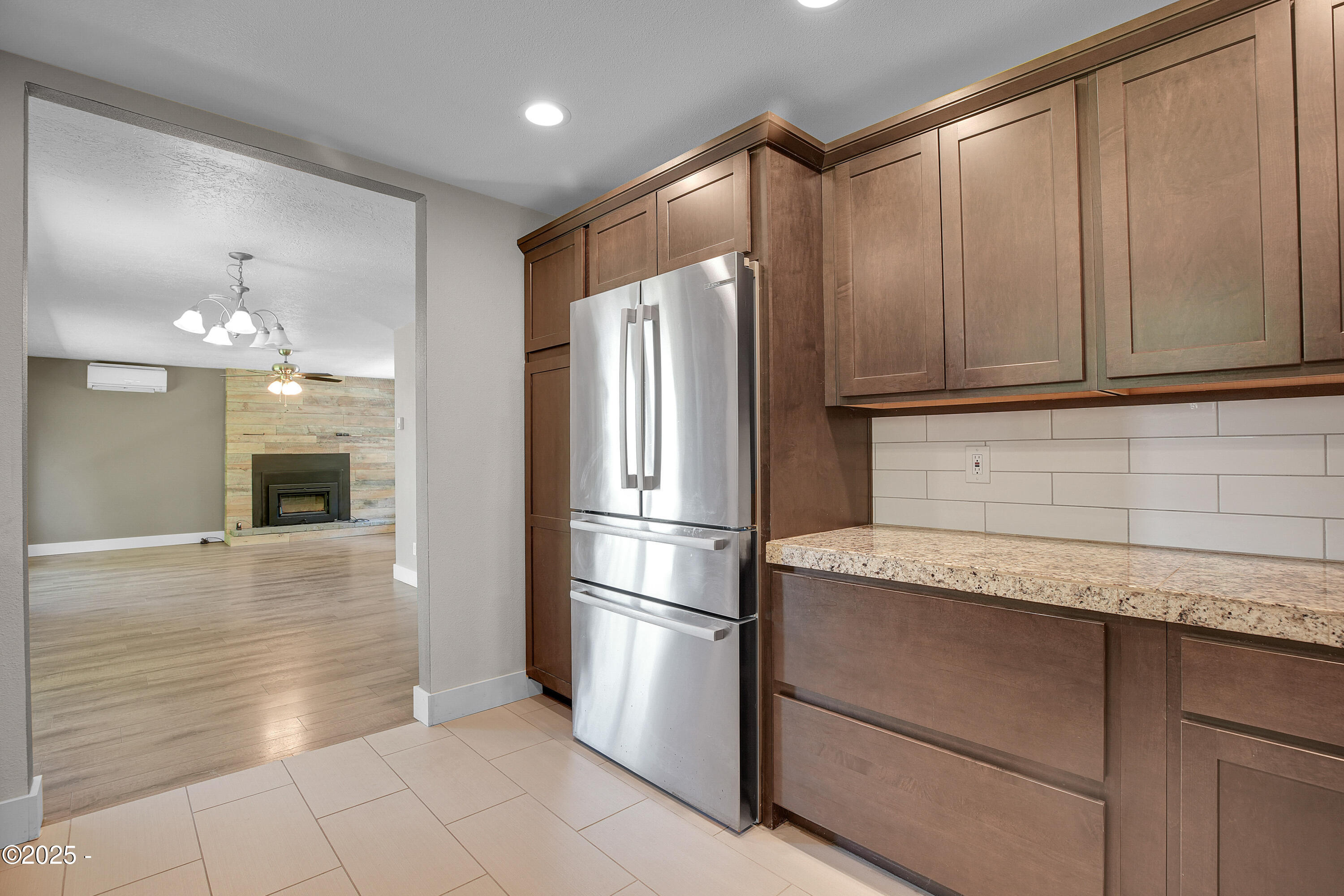 360 NE Edgecliff Drive