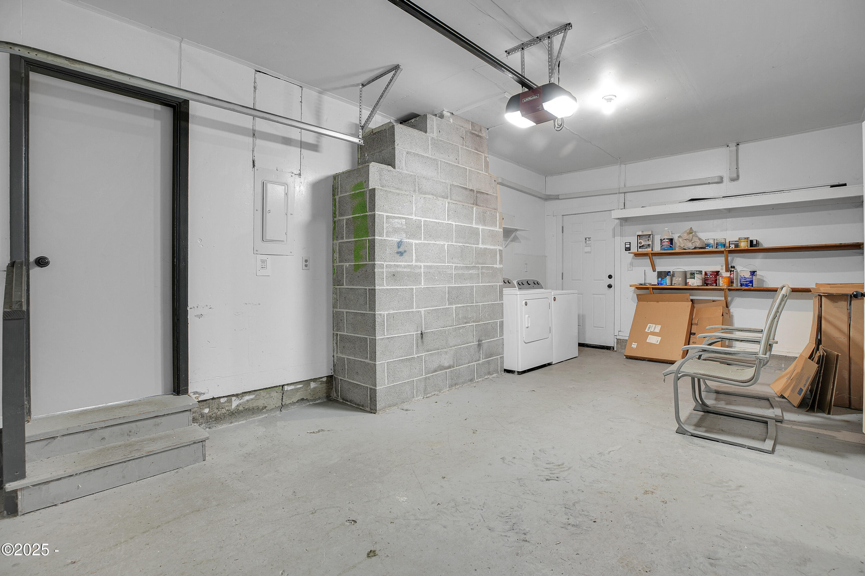 360 NE Edgecliff Drive