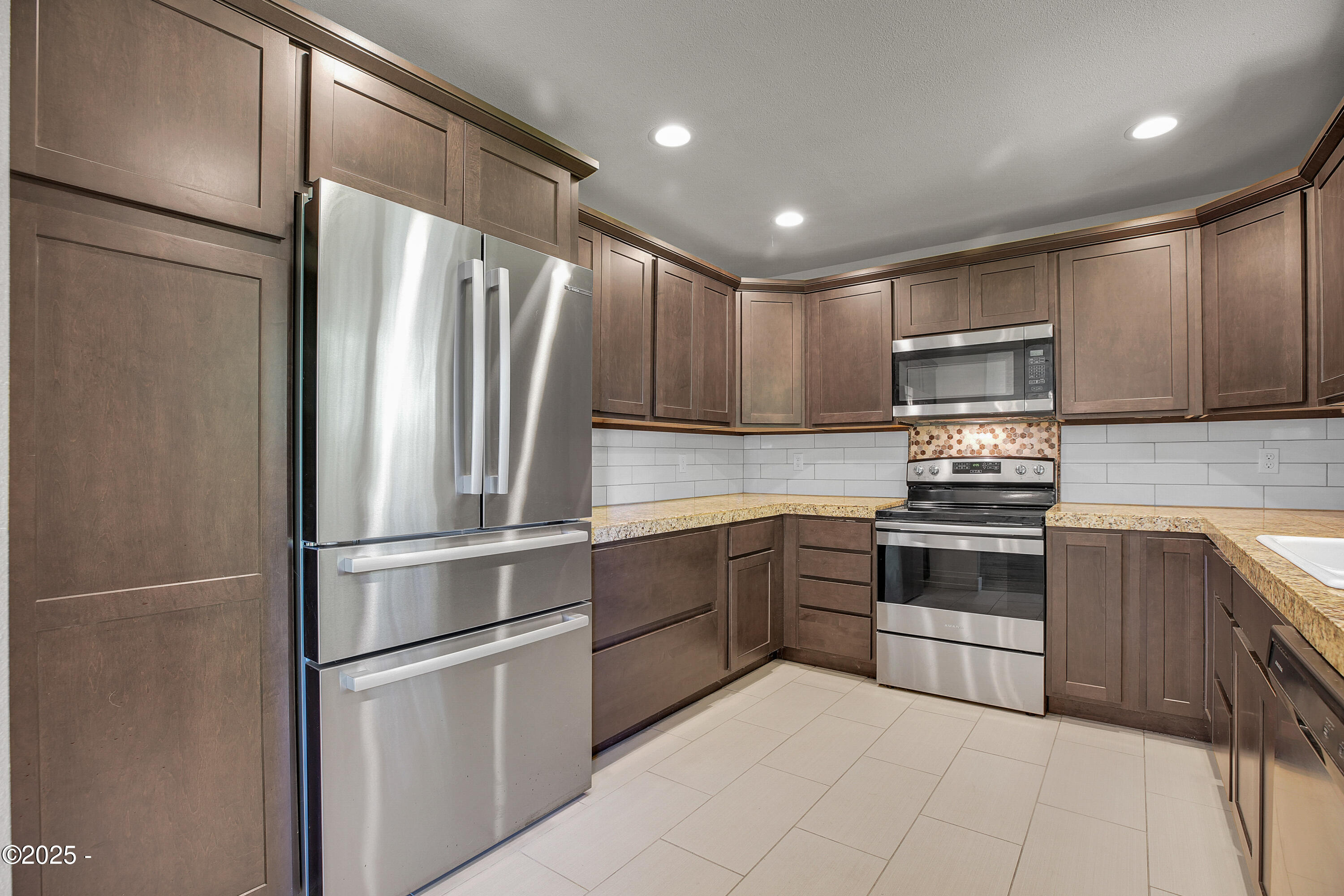 360 NE Edgecliff Drive