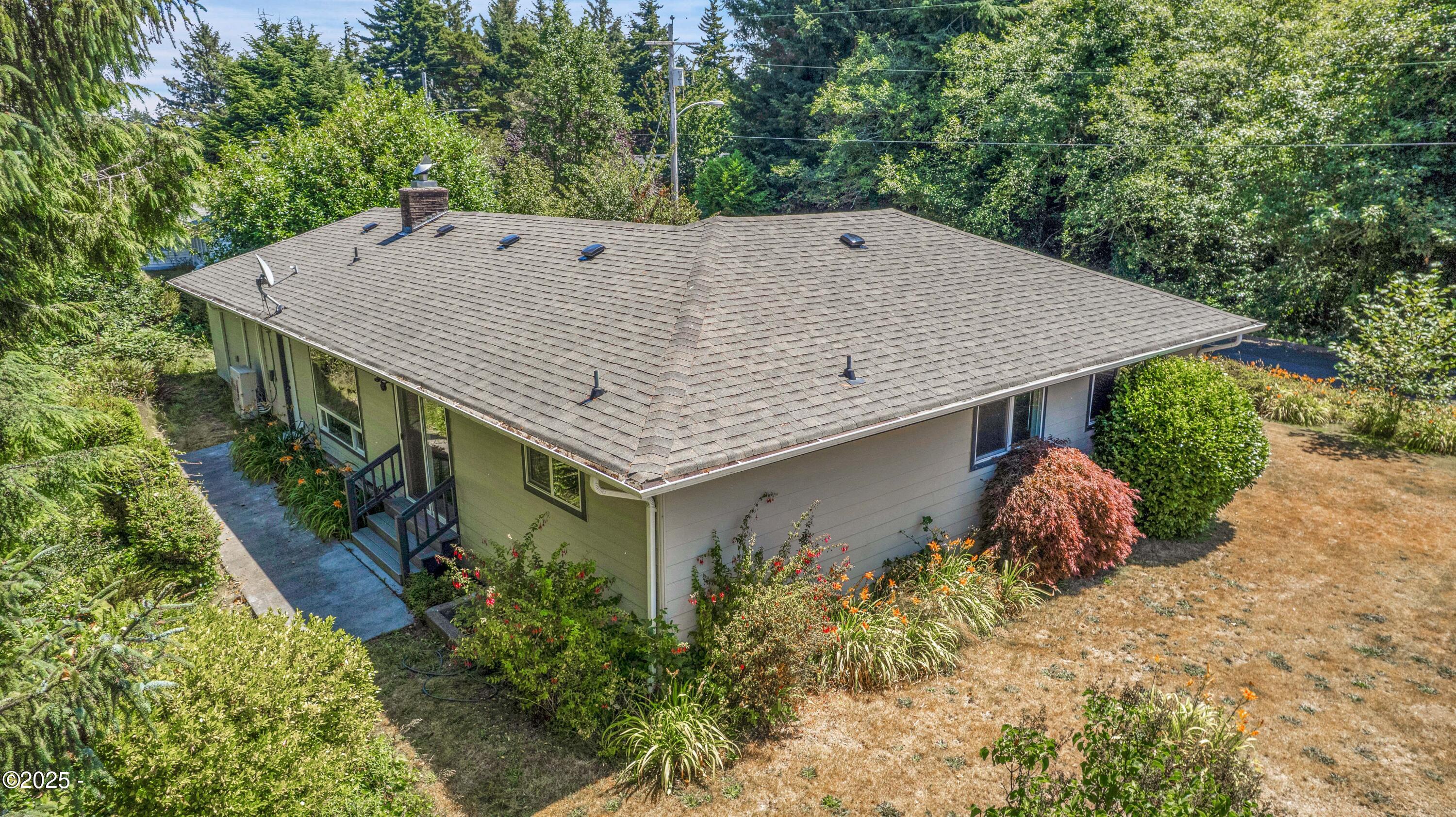 360 NE Edgecliff Drive