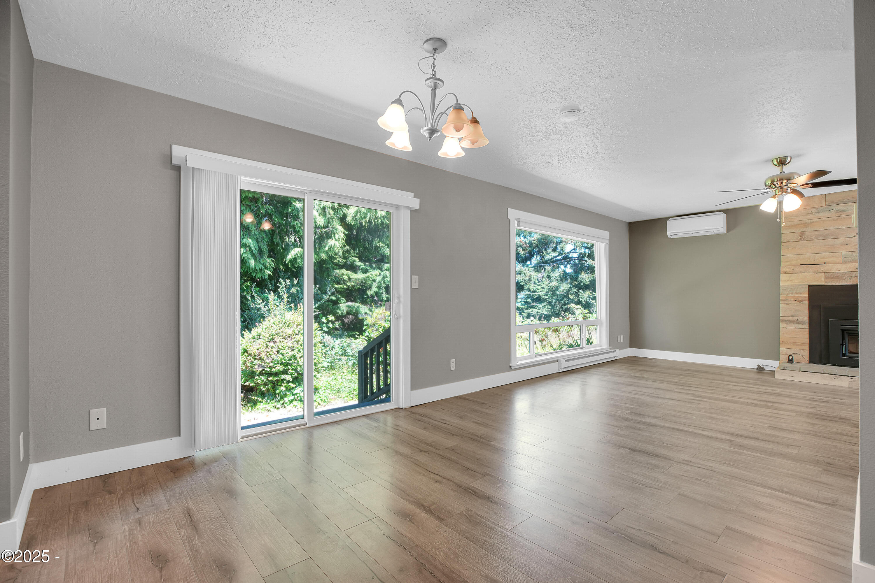 360 NE Edgecliff Drive