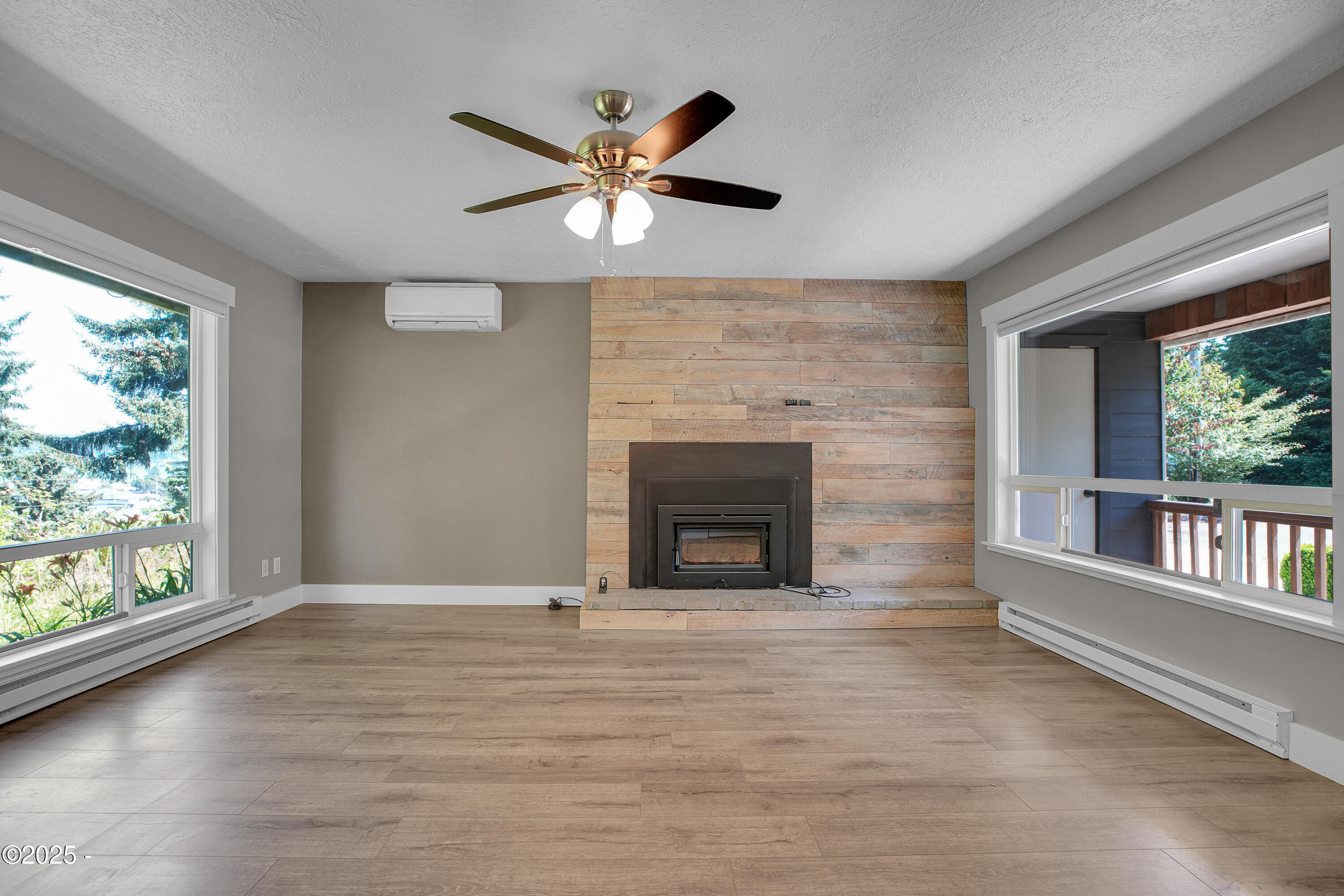 360 NE Edgecliff Drive