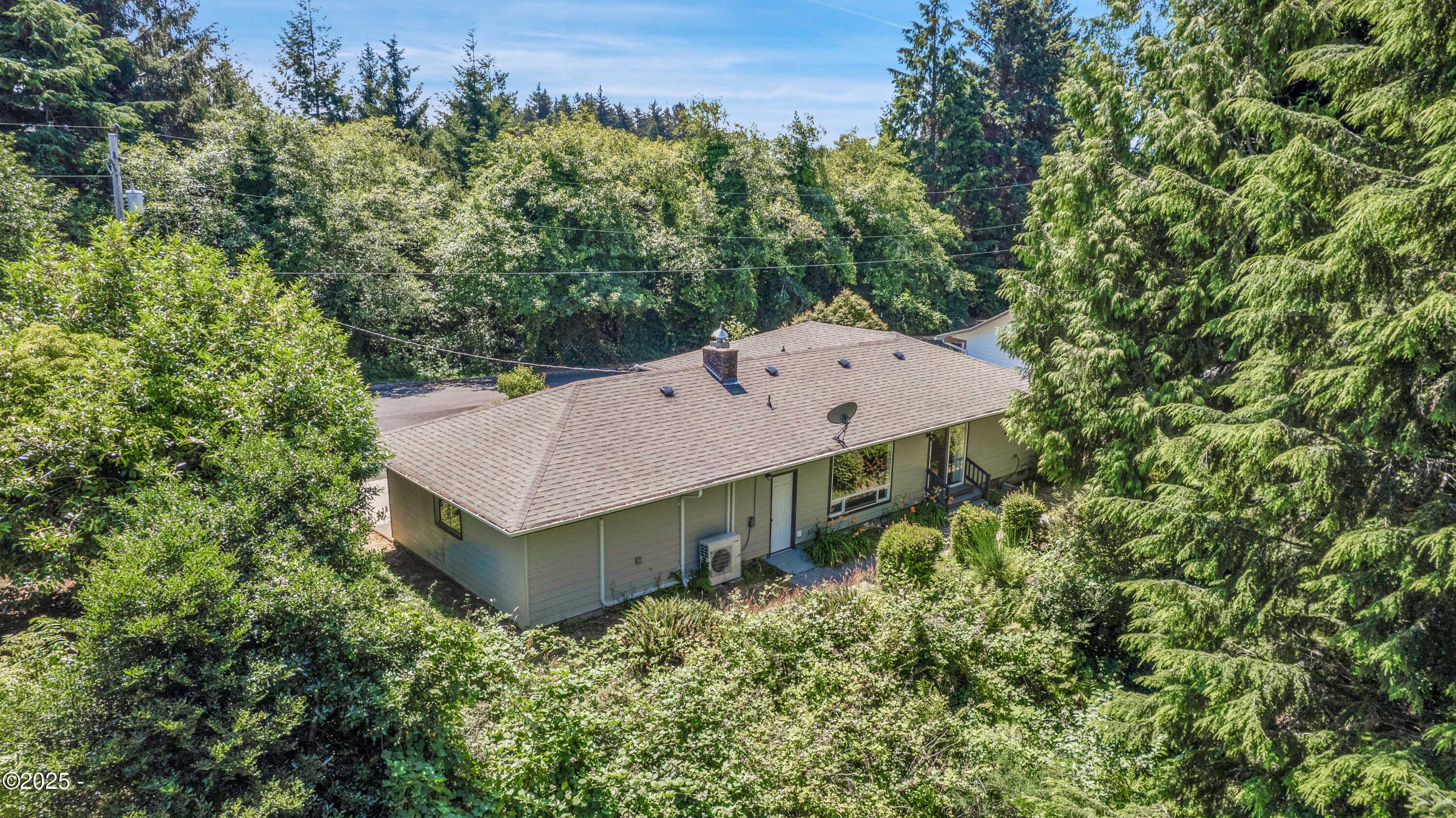 360 NE Edgecliff Drive